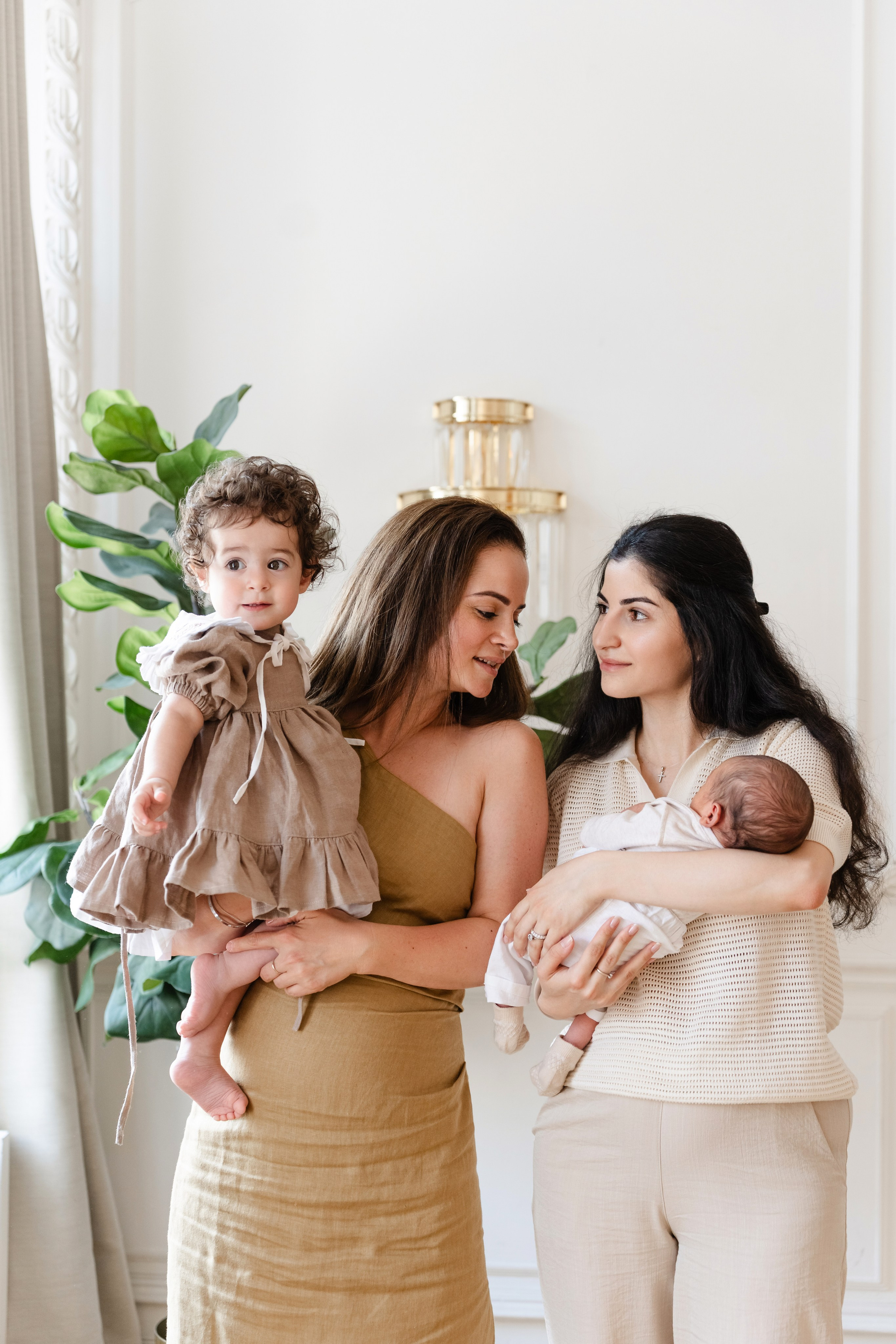 Студийная фотосессия большой дружной семьи. Свадебный и семейный фотограф в Санкт-Петербурге Олеся Еремеева