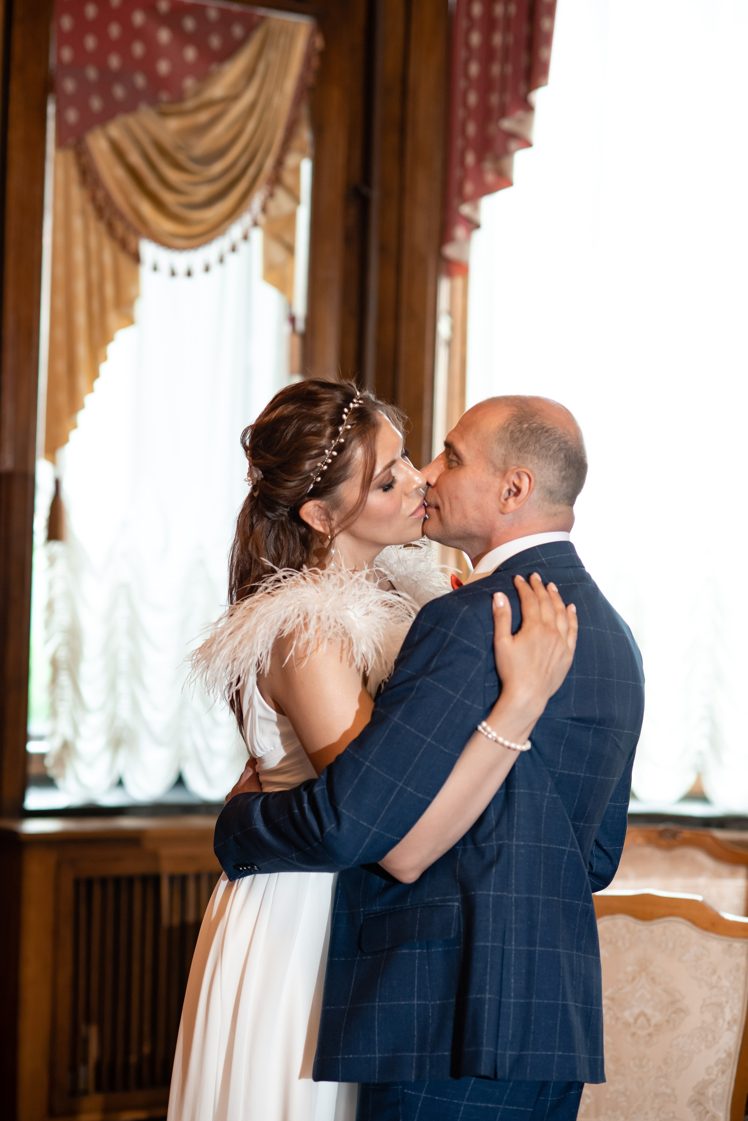 Свадебный день в Петербурге. Анастасия Петрович фотограф, фотокорреспондент в Москве и Санкт-Петербурге. Фотосъёмка репортажа, мероприятия, корпоративная съёмка, контент