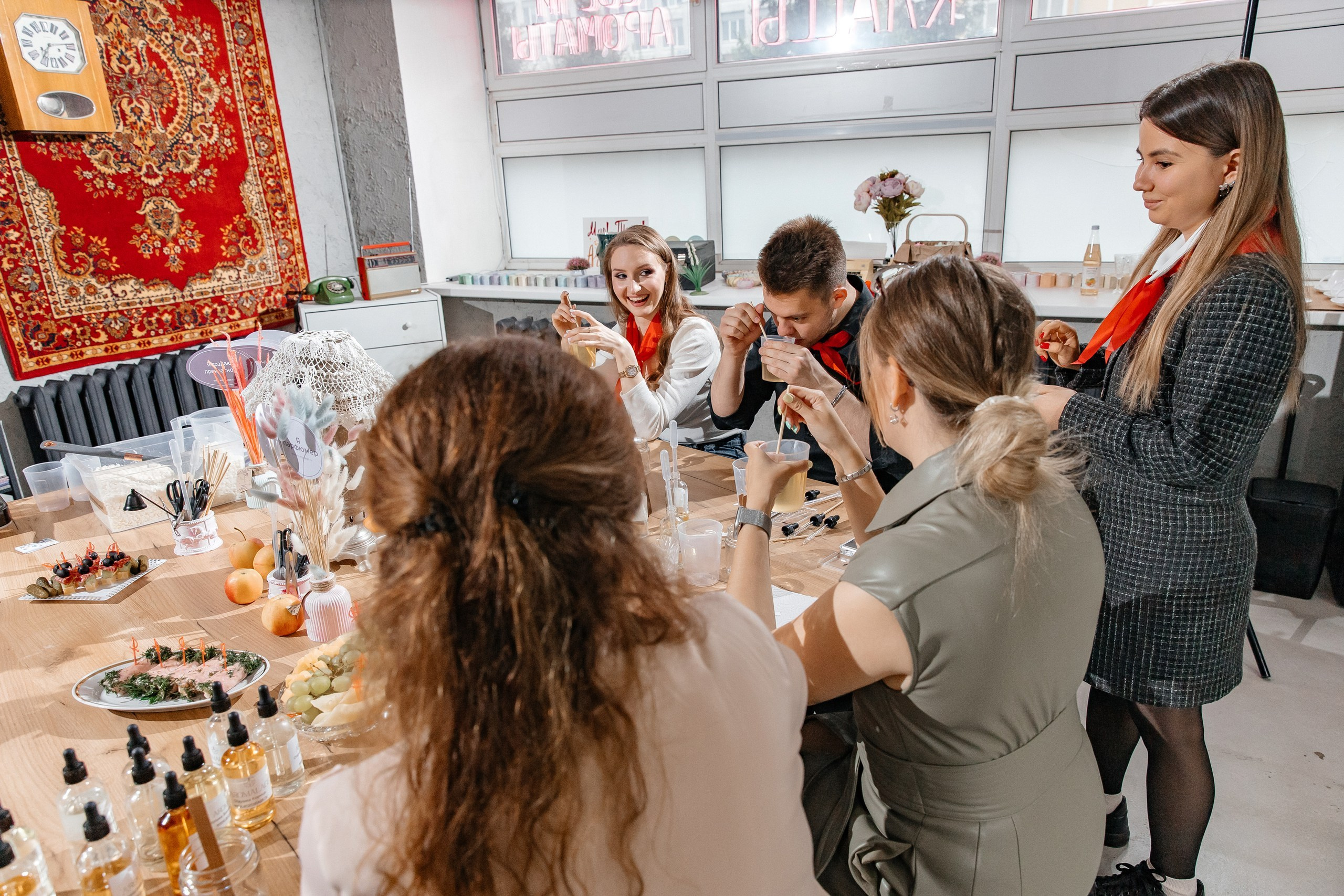 «Мир. Труд. Май» в AROMALAGE — весенний праздник творчества и аромата