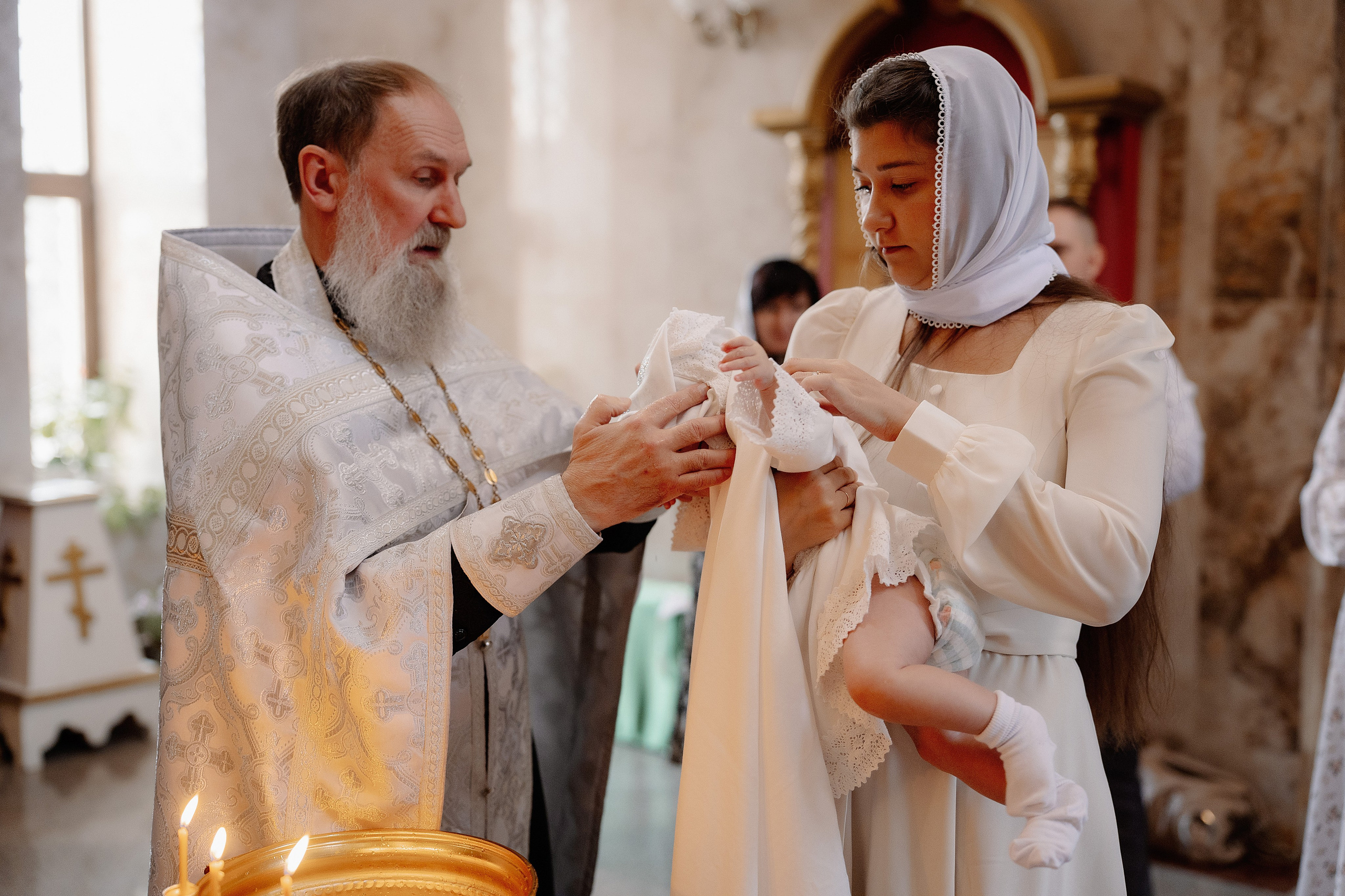 Таинство крещения Снежаны. Фотограф на Крещение и Венчание в Красноярске Рамазанова Юлия