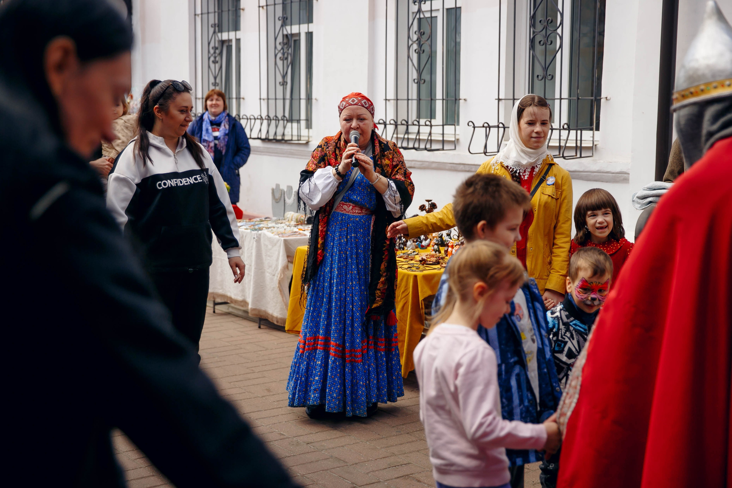 Алеша попович двор. Ваш репортажный фотограф Артемий Антонов