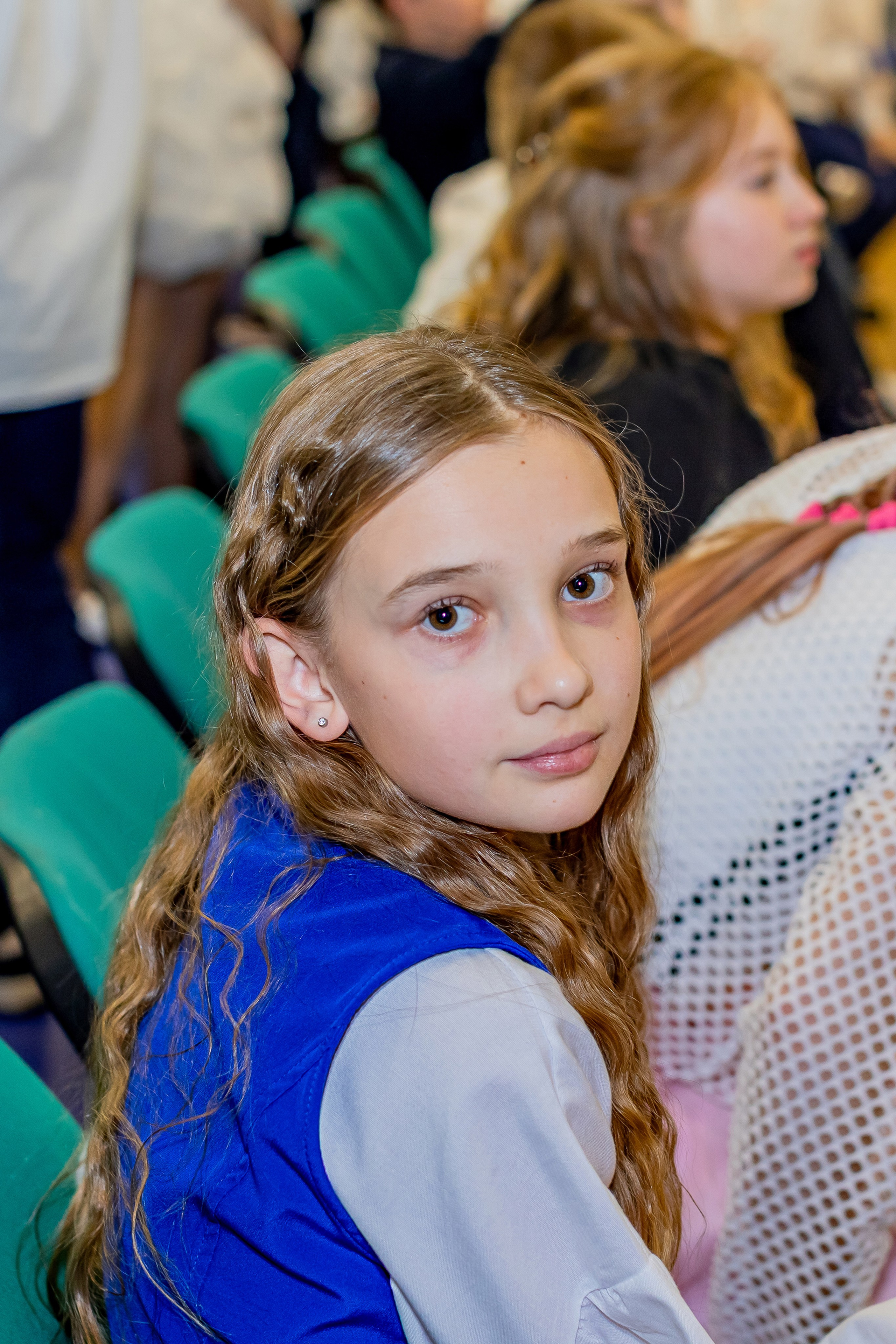 Выпускной праздник в начальной школе. Фотограф и видеограф Москва. Свадебный фотограф, видеограф. Выпускные альбомы. Оживающие альбомы