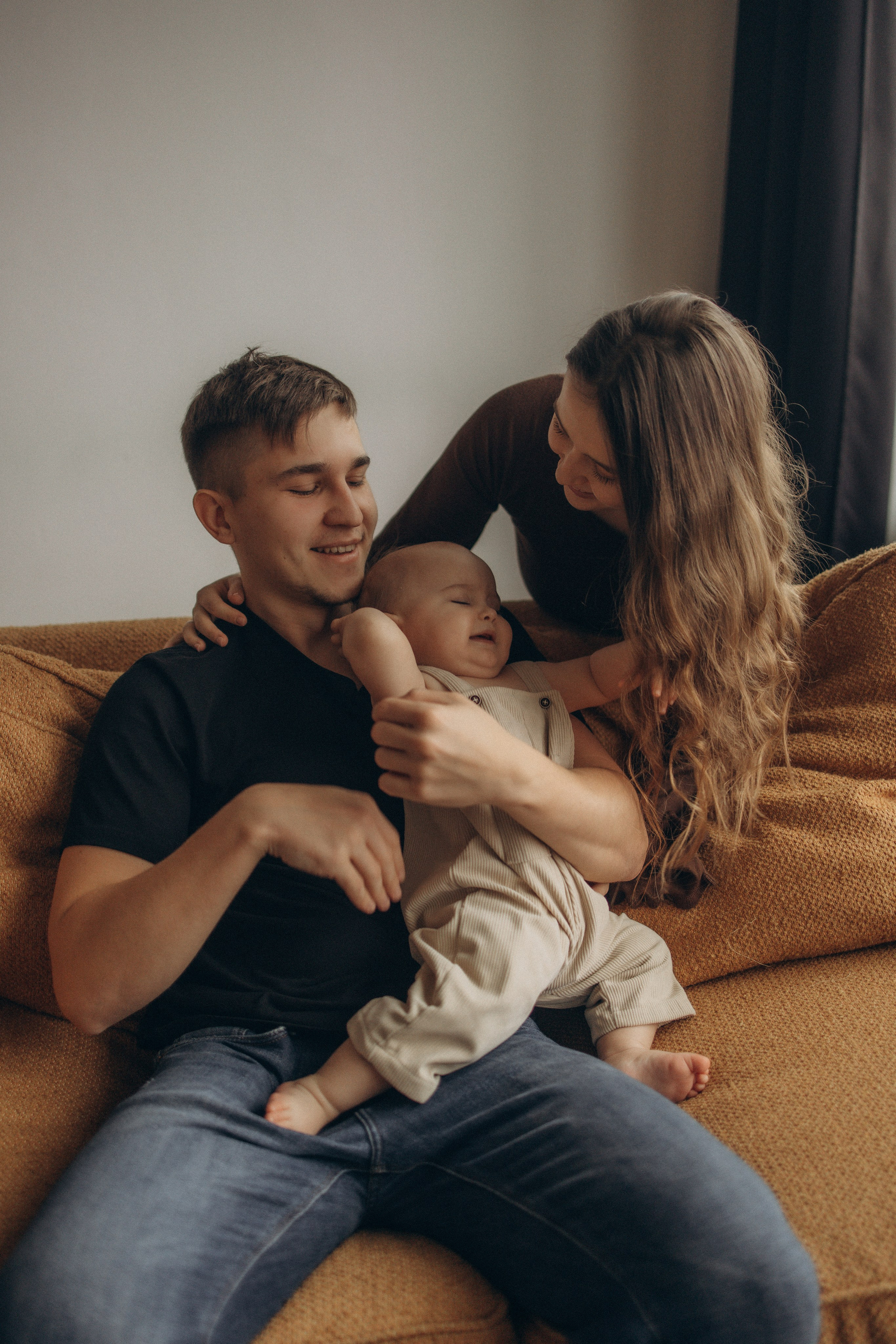 Настя, Никита и малышка Мира. Фотокарточки о вас и о большой любви!