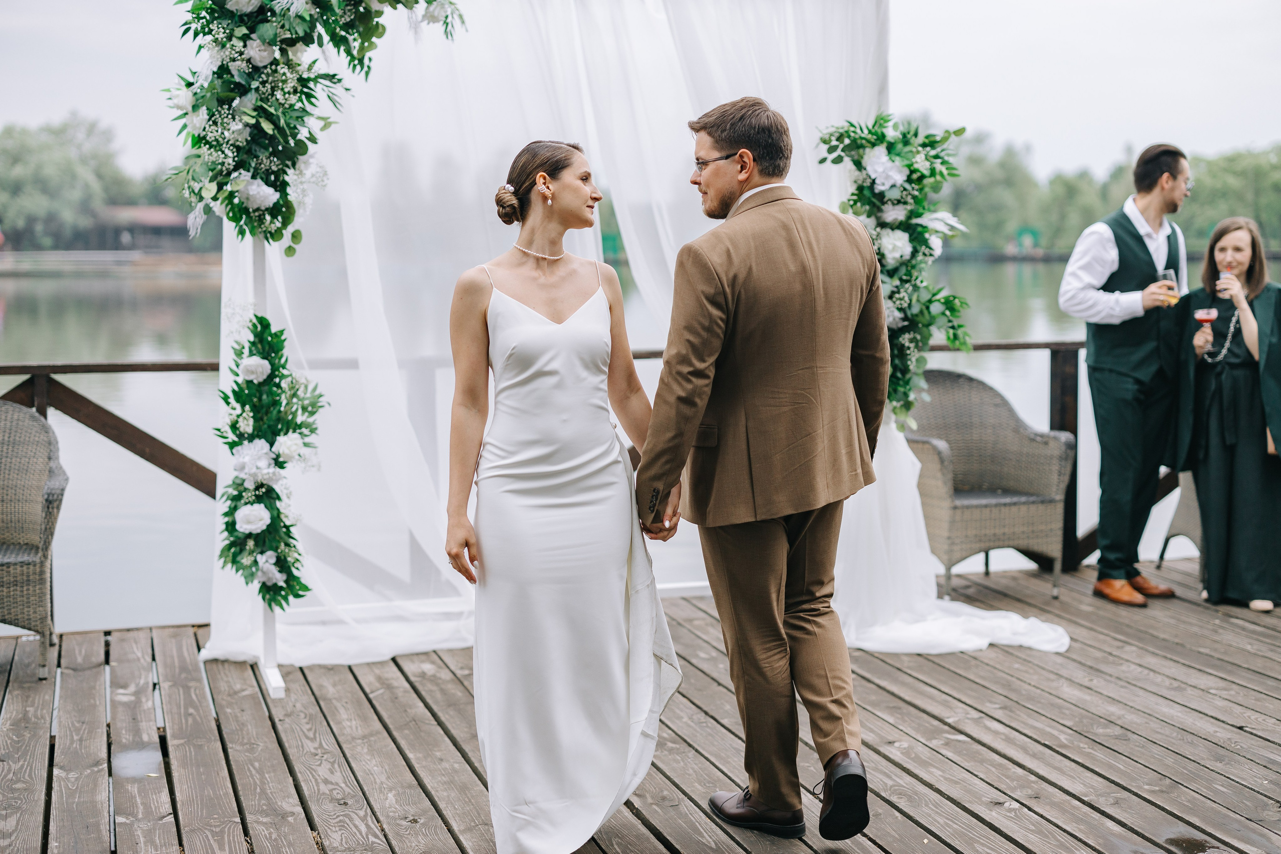 Белая арка. Александр Антонов. Профессиональный свадебный, репортажный фотограф в Москве, Подольске. Фото+Видео на любой праздник