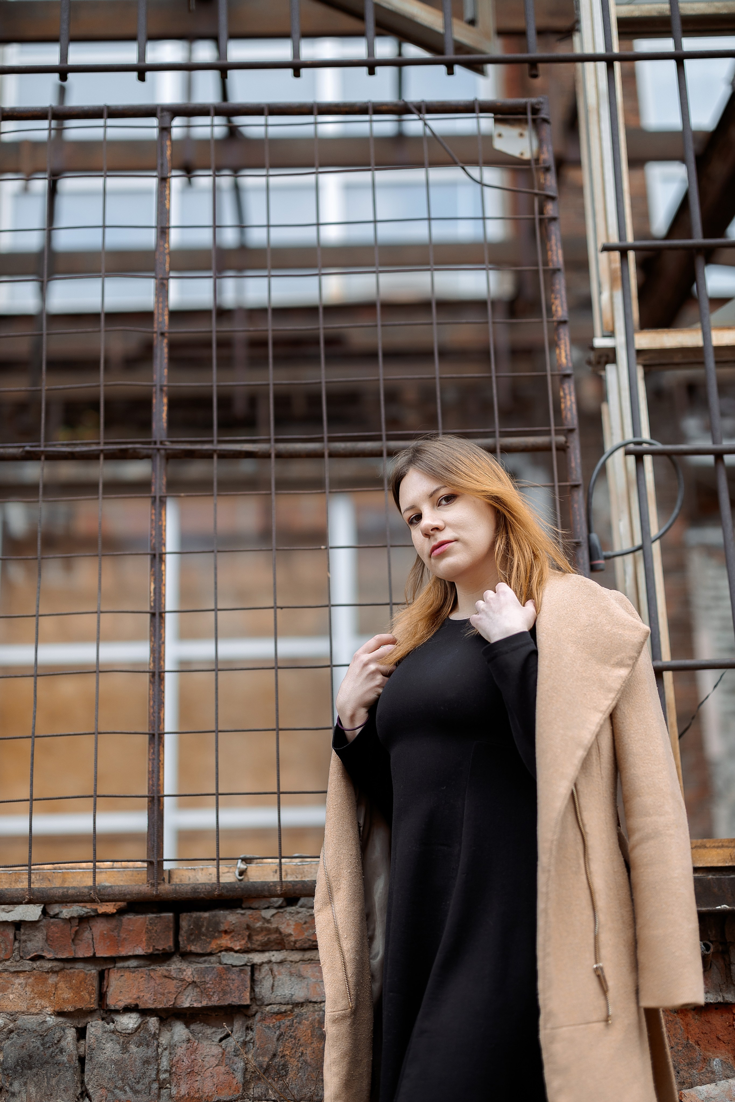 Настя на территории завода «Зингер». Александр Антонов. Профессиональный свадебный, репортажный фотограф в Москве, Подольске. Фото+Видео на любой праздник