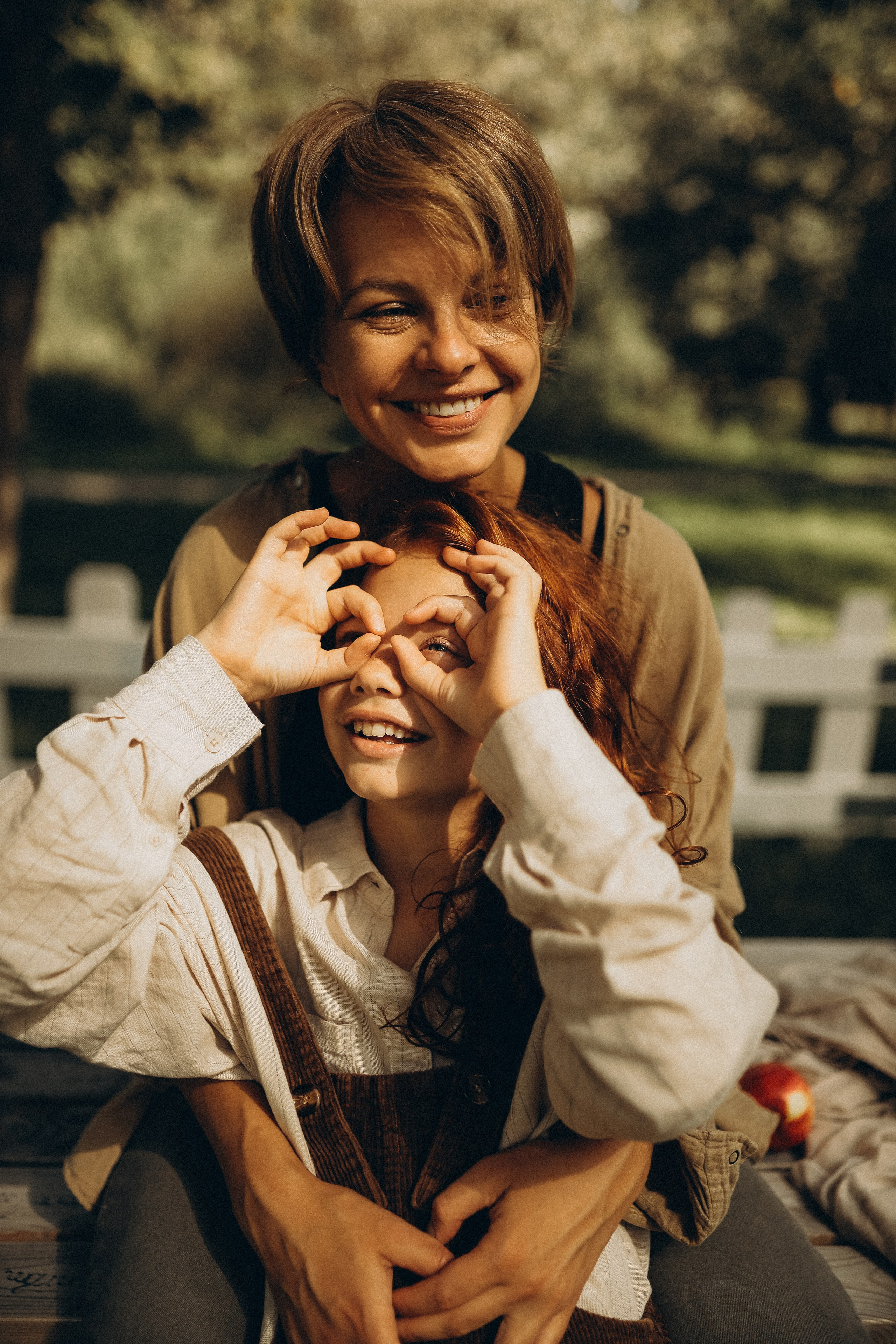 Дина и Миа в огороде. Семейный и детский фотограф в Москве Анастасия Меликова