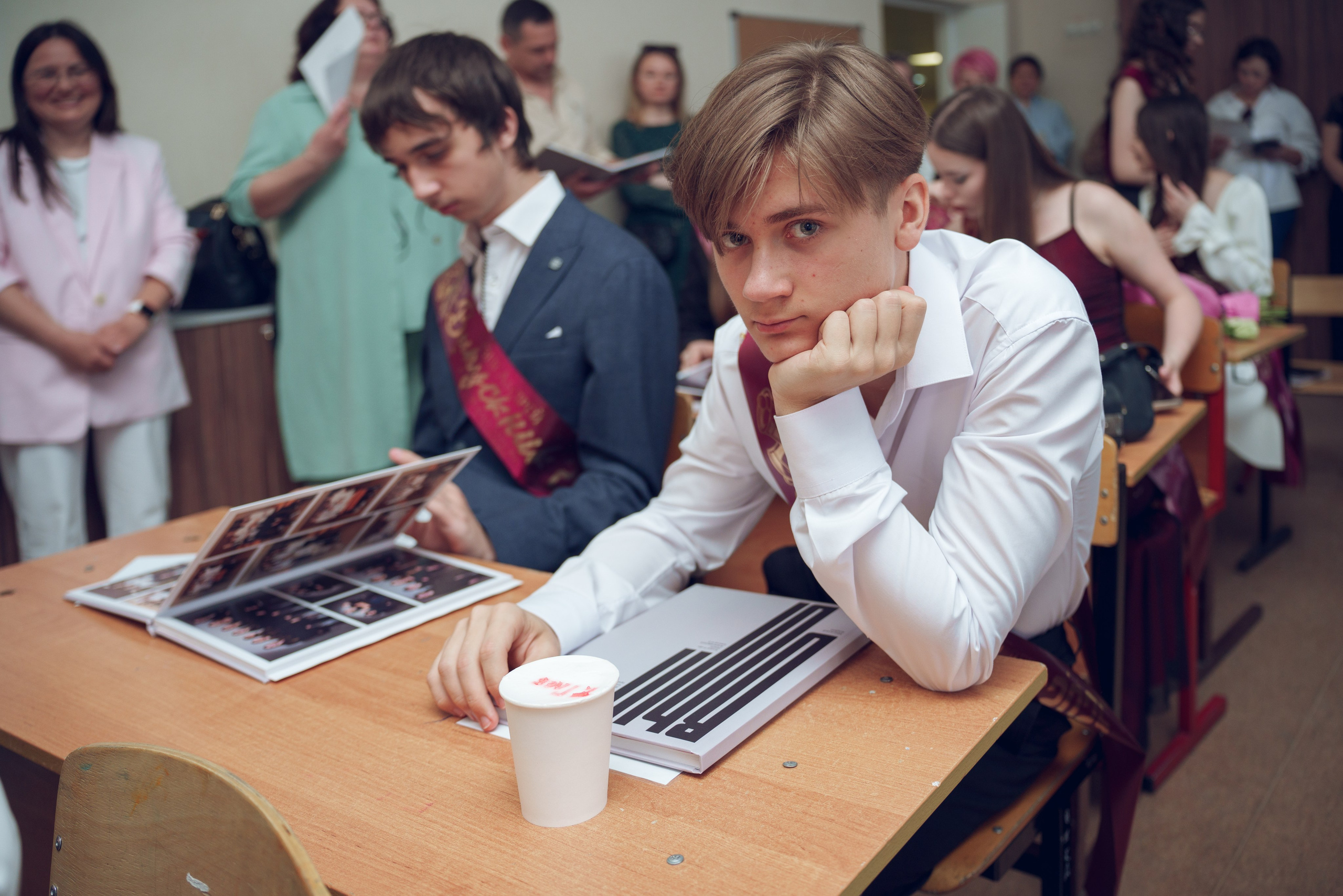 Последний звонок. Фотограф и ИИ-креатор Анна Бобринёва
