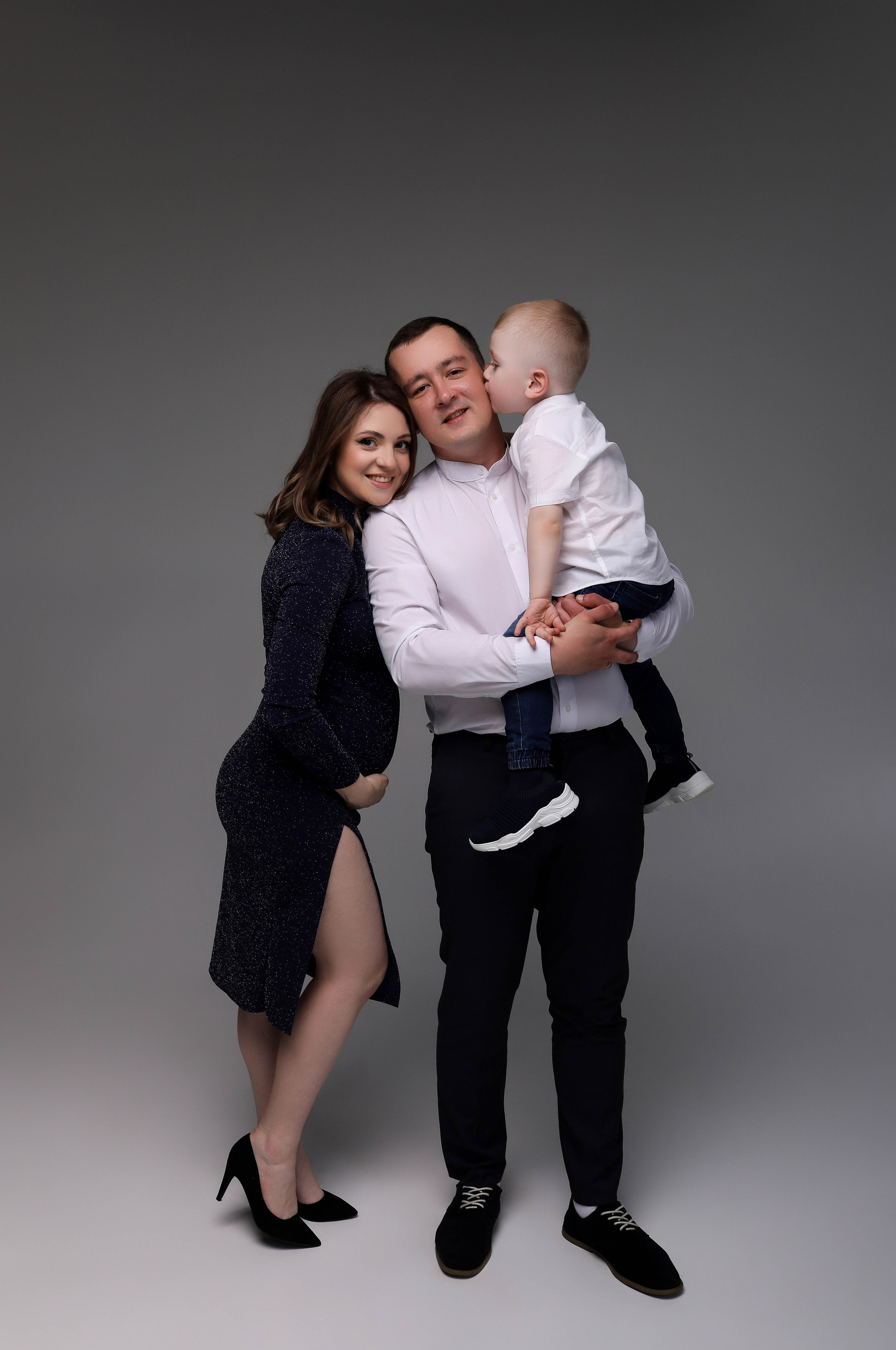 Яна, Егор и малыш Артур. ФОТОГРАФ ХАБАРОВСК АНАСТАСИЯ РАЧЕНКОВА