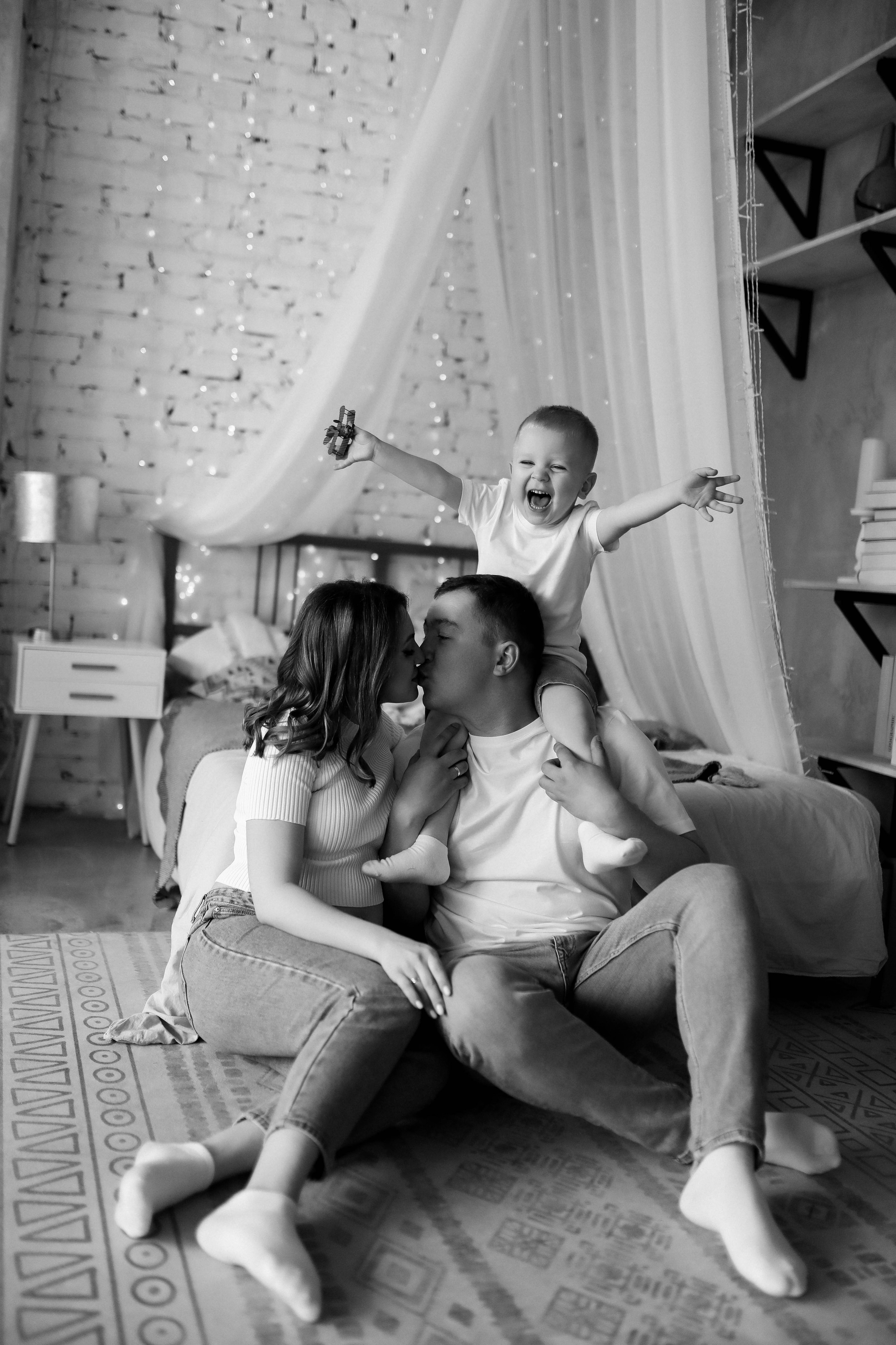 Яна, Егор и малыш Артур. ФОТОГРАФ ХАБАРОВСК АНАСТАСИЯ РАЧЕНКОВА