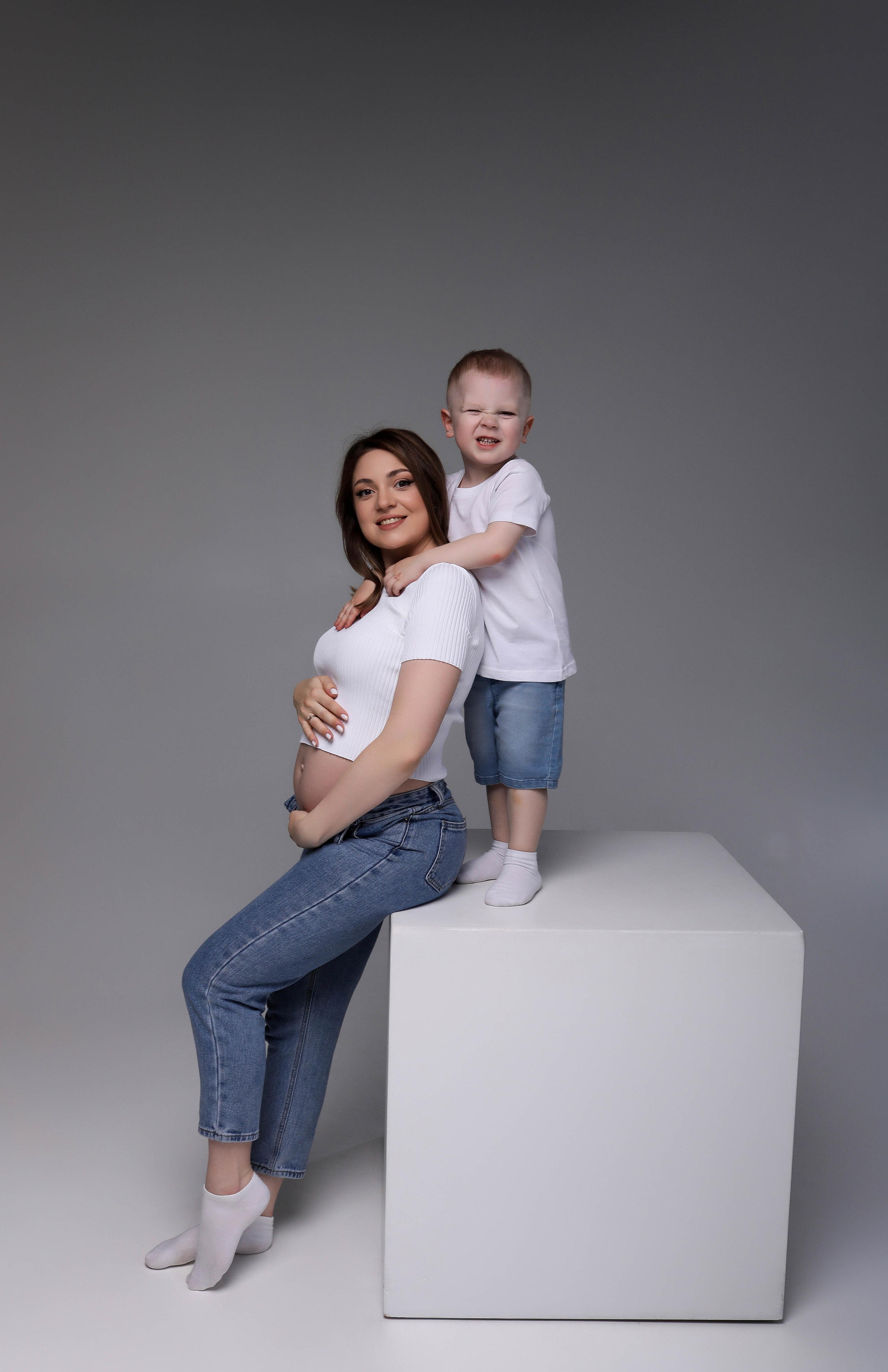 Яна, Егор и малыш Артур. ФОТОГРАФ ХАБАРОВСК АНАСТАСИЯ РАЧЕНКОВА