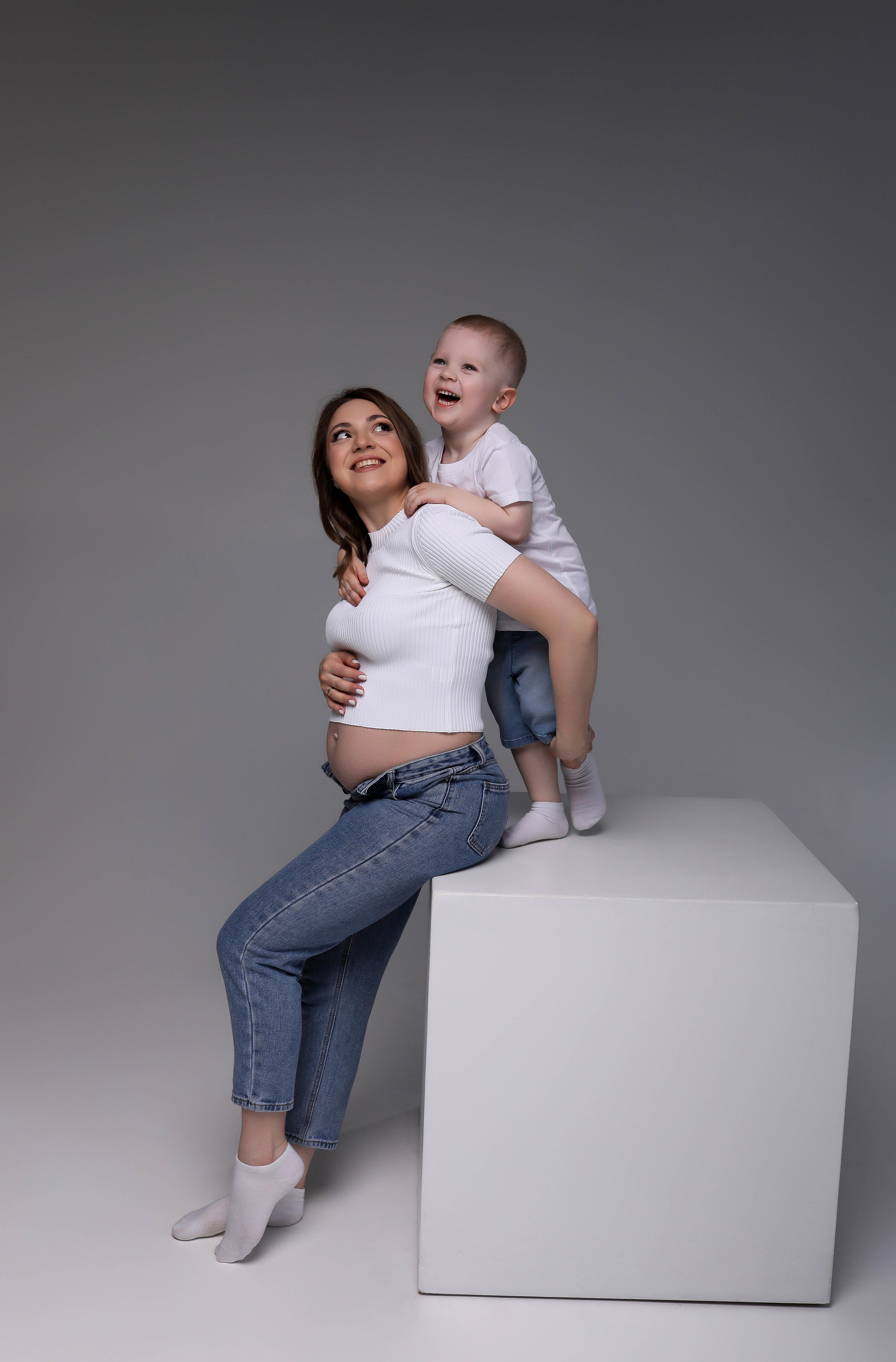 Яна, Егор и малыш Артур. ФОТОГРАФ ХАБАРОВСК АНАСТАСИЯ РАЧЕНКОВА