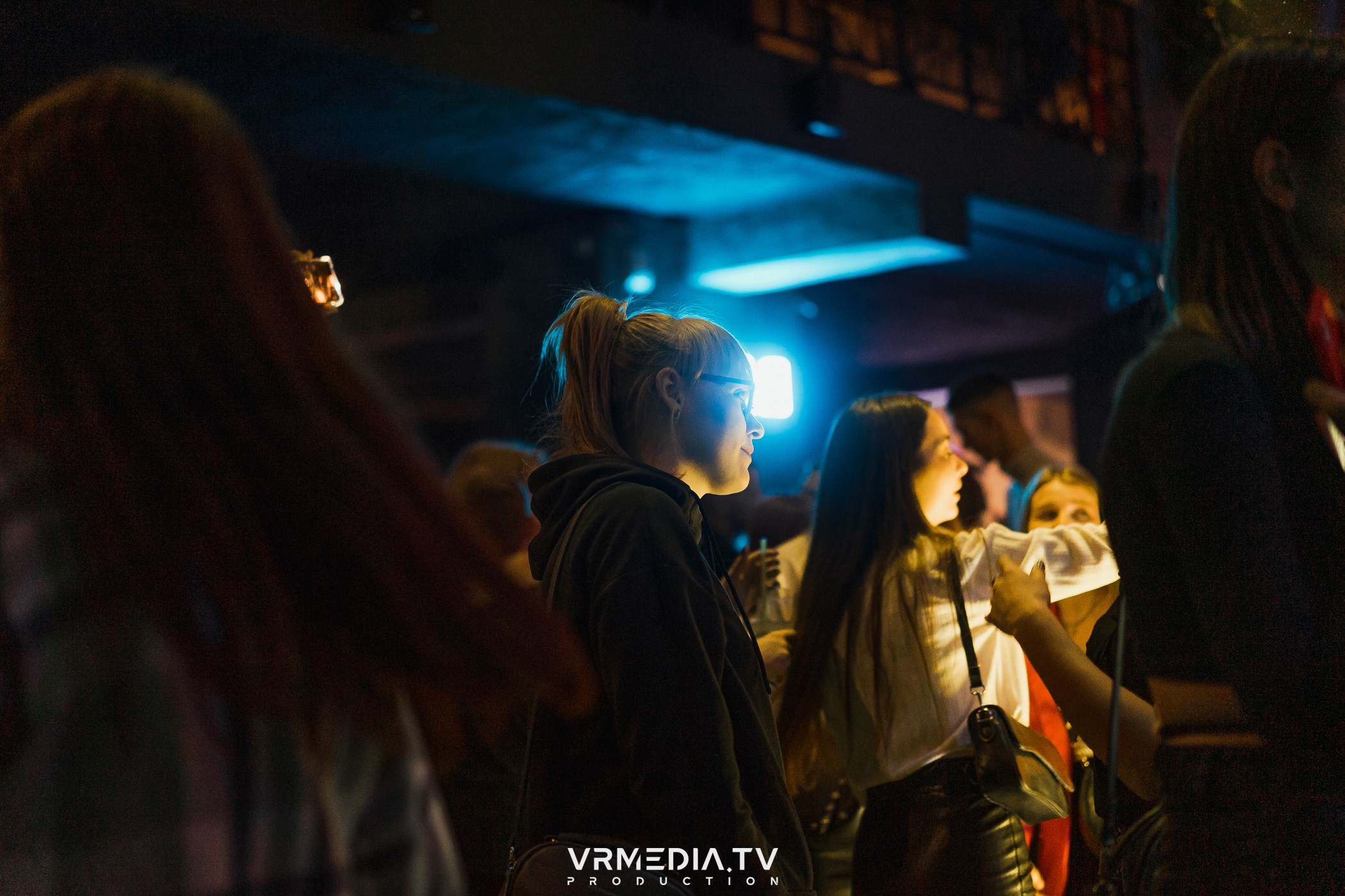 Бумажный дом в баре «Друзья»