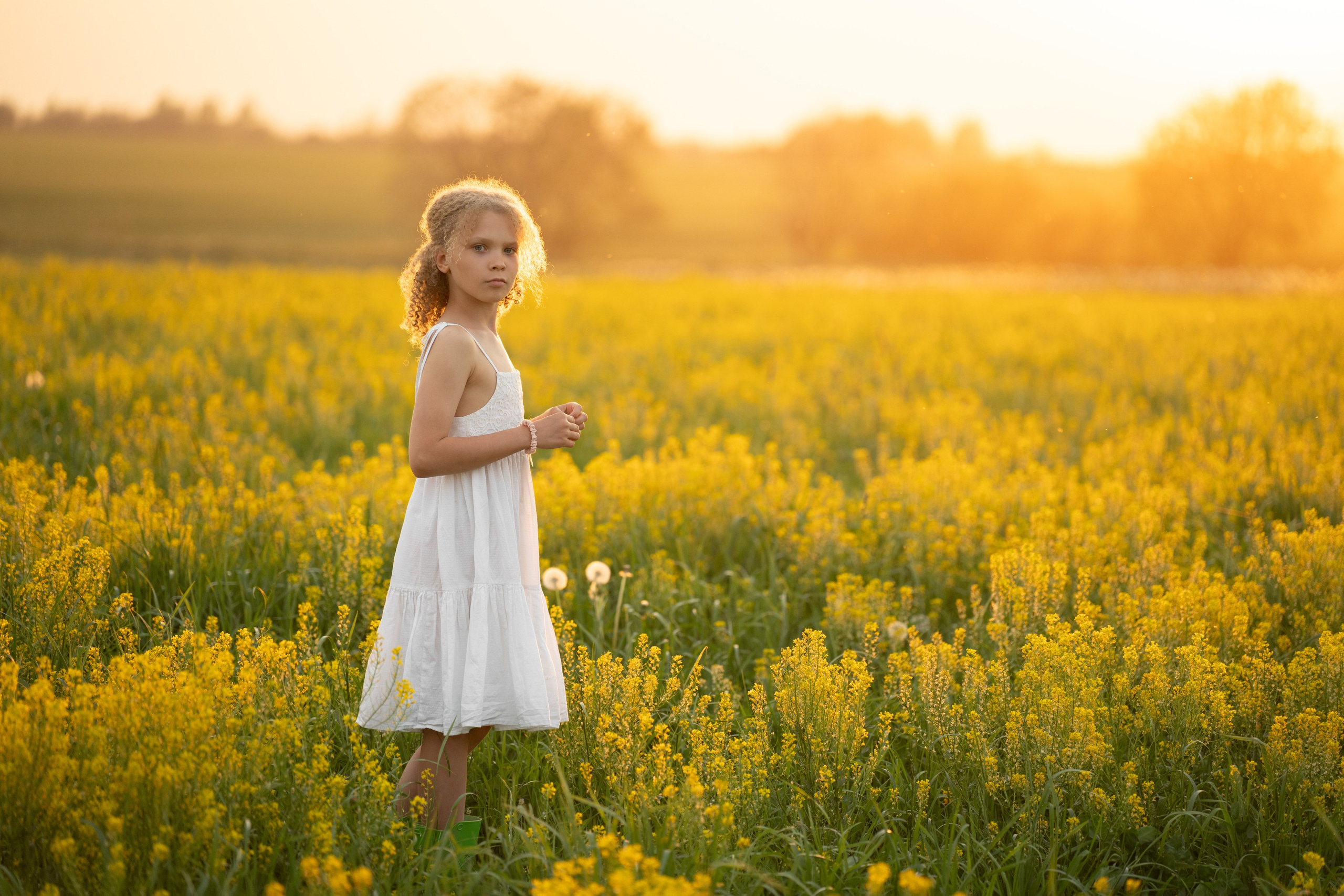 фотосессия детей летом, фотография детей фотосессия, сделать фотографию ребенка, детская фотосессия ребенка, фотосессия с ребенком, фотосессия в цвету, фотосессия с цветами, фотосессия в поле, фотосессия на закате, девичья фотосессия, детский портрет