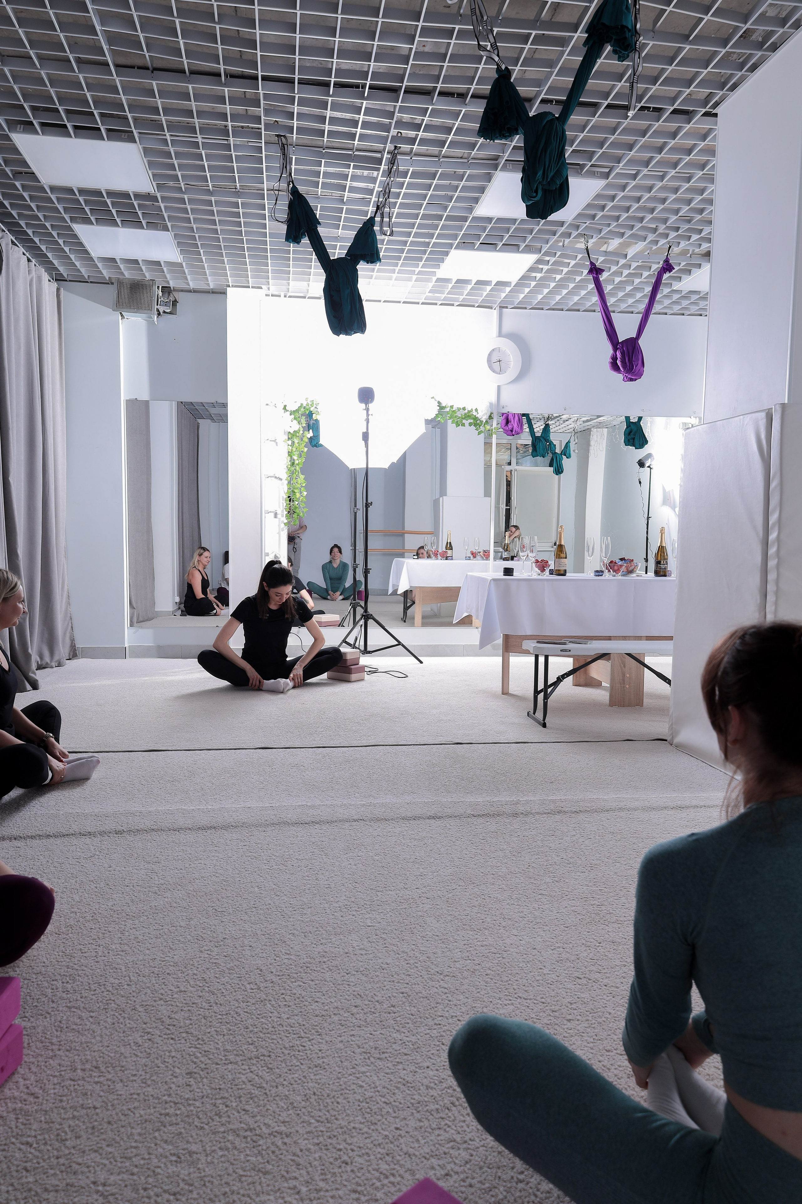 Арт-терапия + аэройога. Фотограф Надршина Лилия