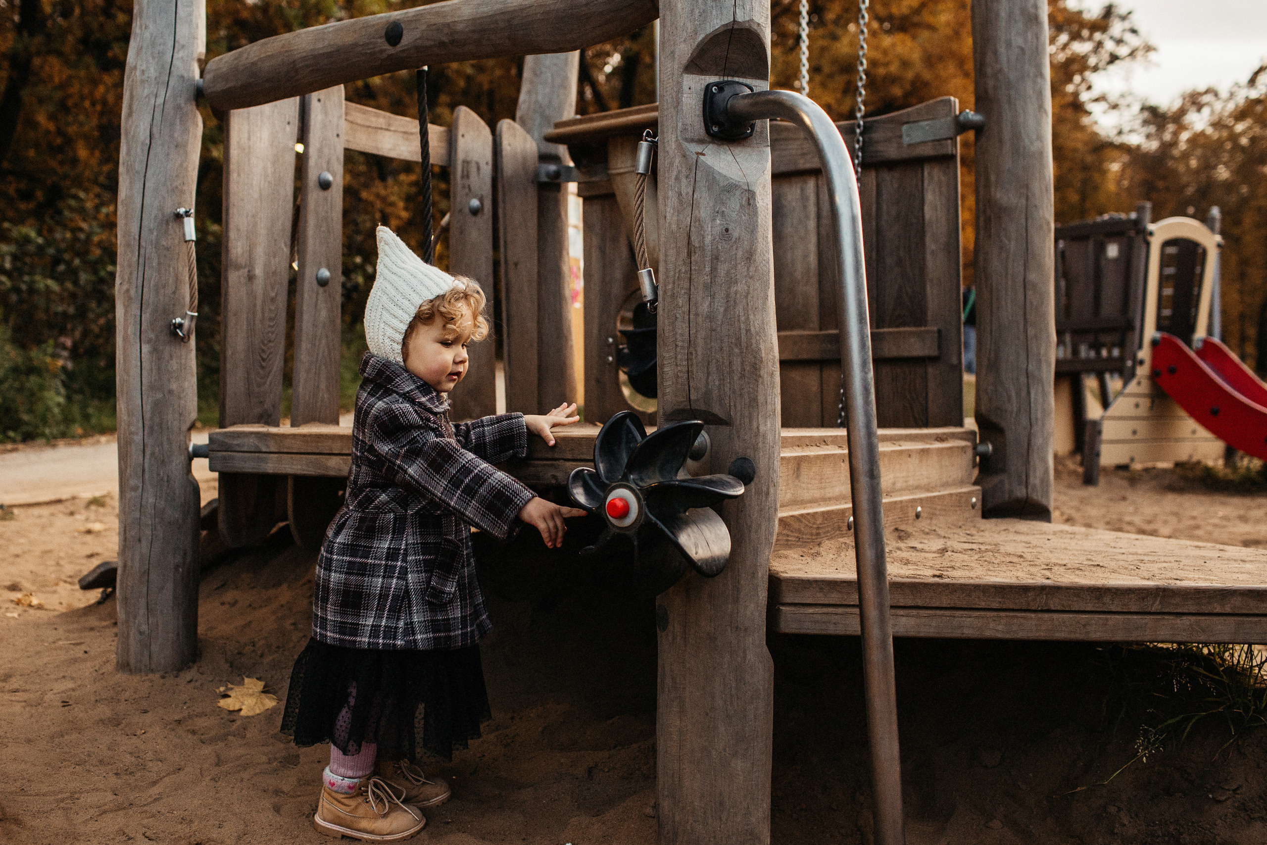 Маленькая Варечка с мамой Олесей, папой Артёмом и бабушкой Олей. Свадебный и семейный фотограф в Нижнем Новгороде Коданева Ольга