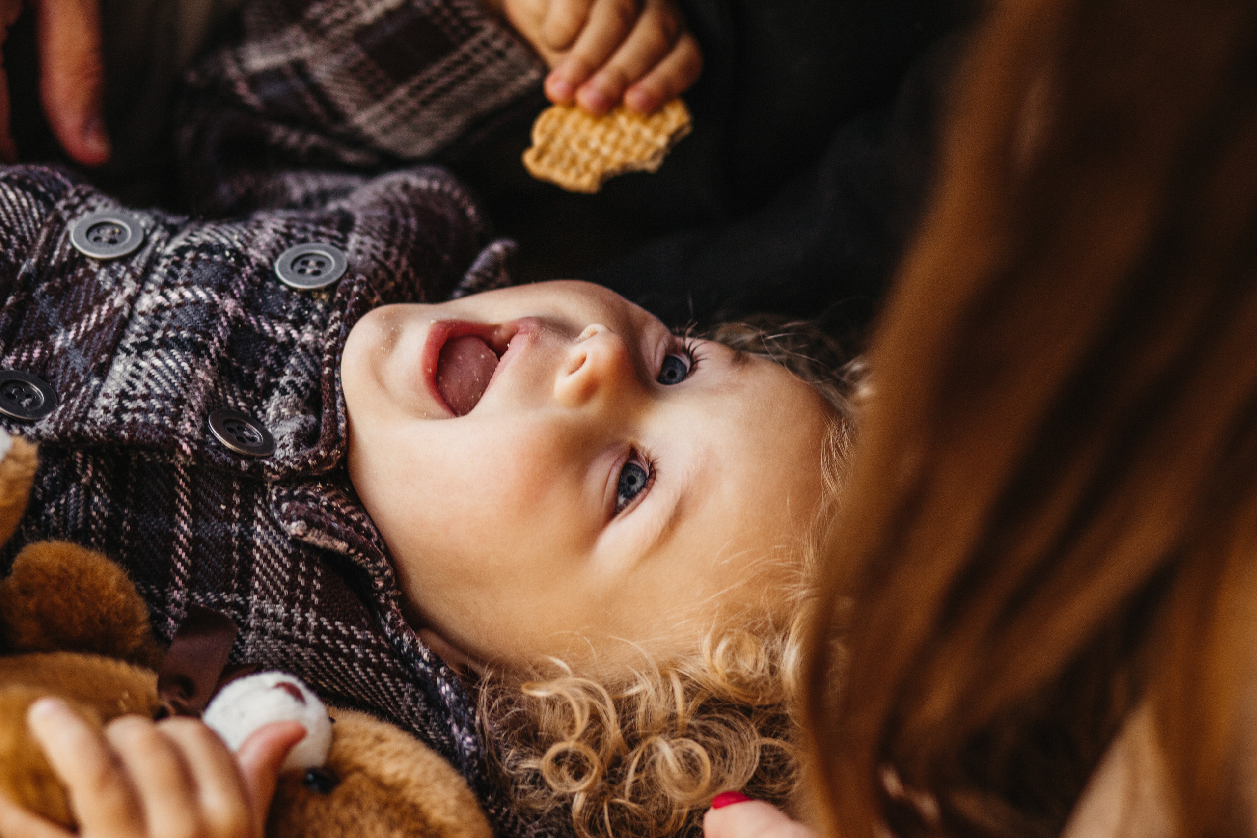 Маленькая Варечка с мамой Олесей, папой Артёмом и бабушкой Олей. Свадебный и семейный фотограф в Нижнем Новгороде Коданева Ольга