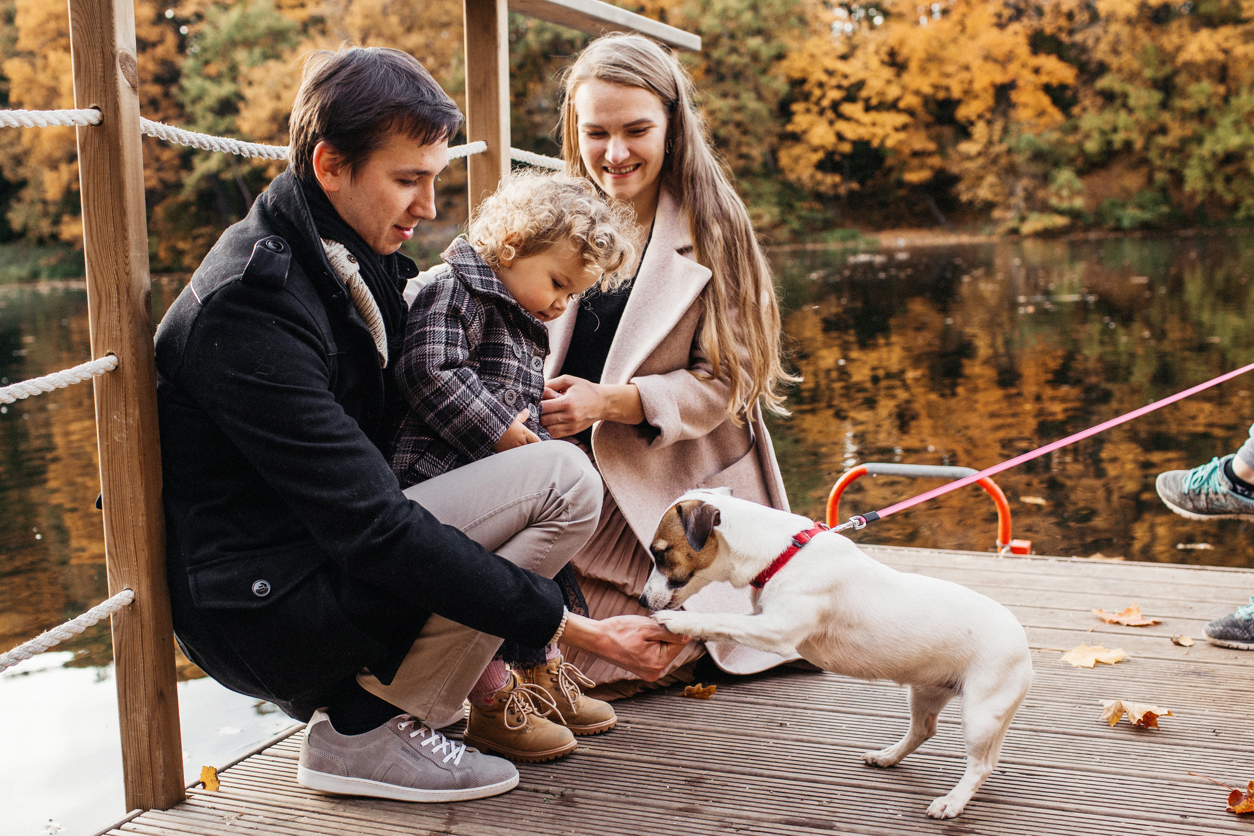 Маленькая Варечка с мамой Олесей, папой Артёмом и бабушкой Олей. Свадебный и семейный фотограф в Нижнем Новгороде Коданева Ольга