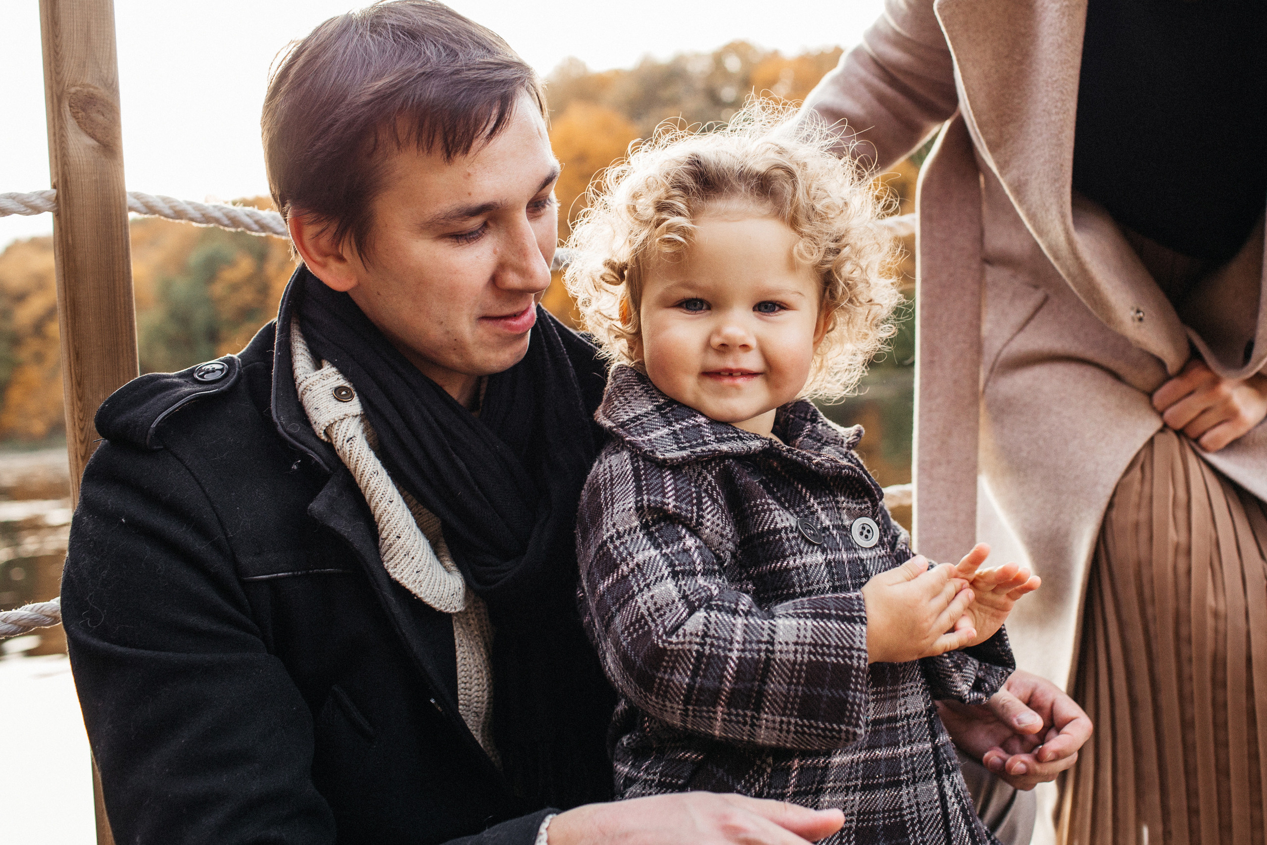 Маленькая Варечка с мамой Олесей, папой Артёмом и бабушкой Олей. Свадебный и семейный фотограф в Нижнем Новгороде Коданева Ольга