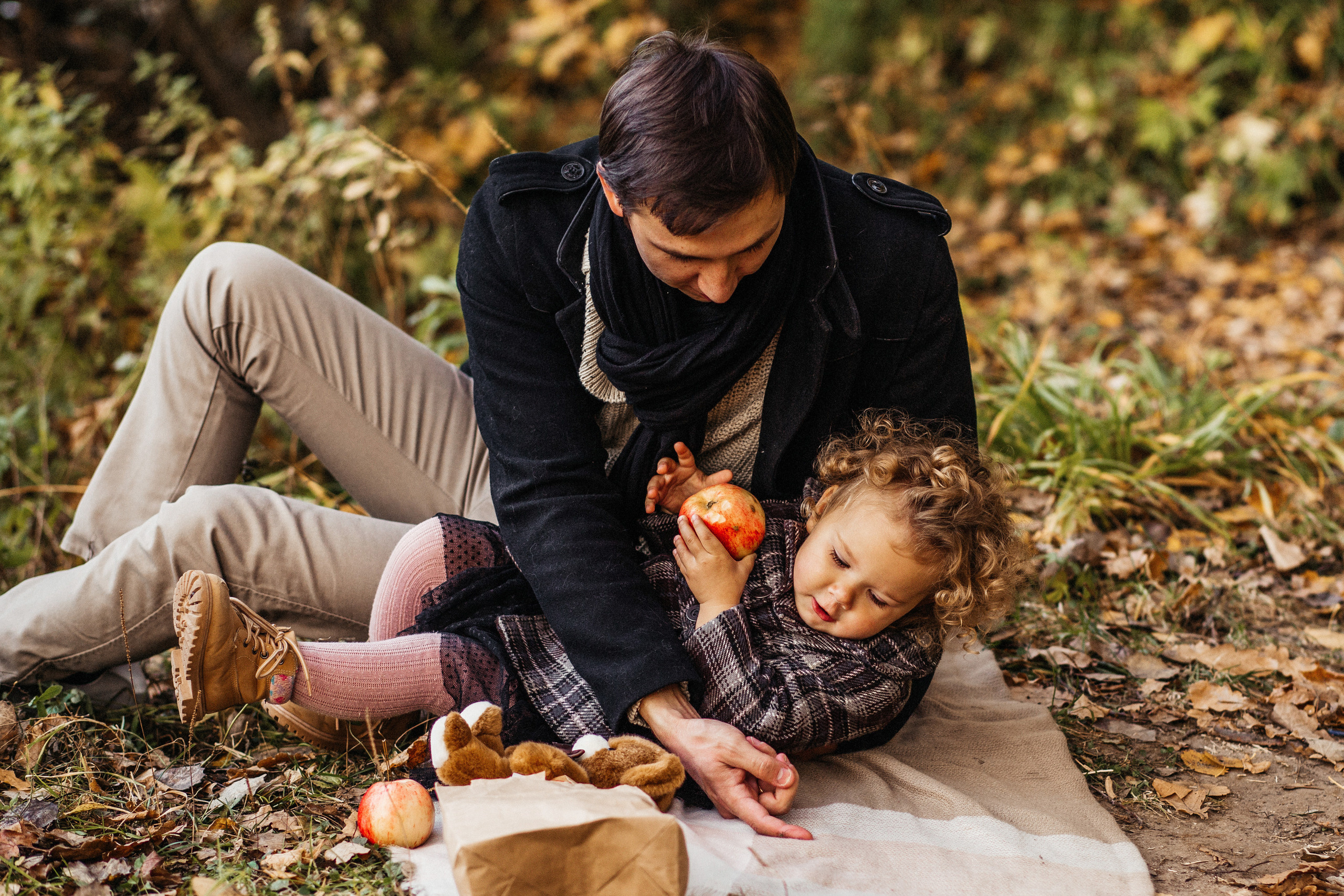 Маленькая Варечка с мамой Олесей, папой Артёмом и бабушкой Олей. Свадебный и семейный фотограф в Нижнем Новгороде Коданева Ольга