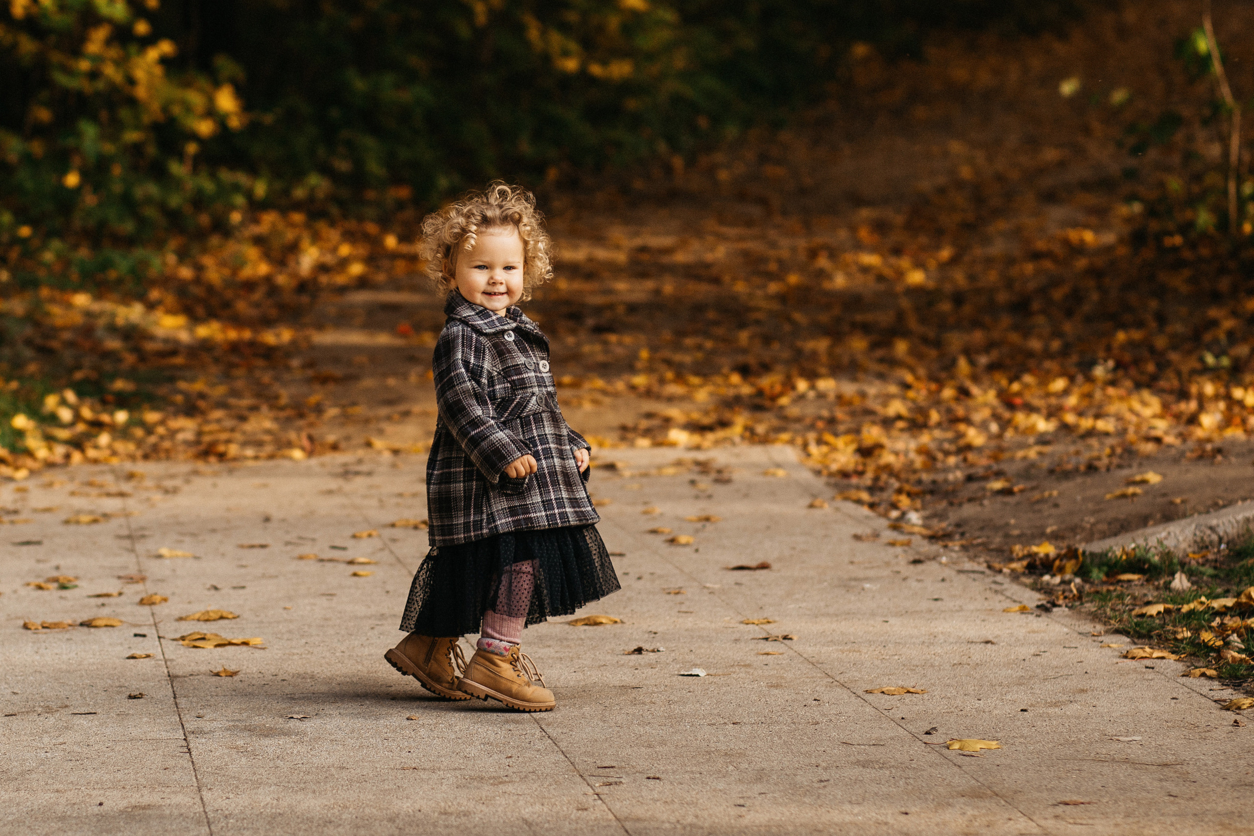 Маленькая Варечка с мамой Олесей, папой Артёмом и бабушкой Олей. Свадебный и семейный фотограф в Нижнем Новгороде Коданева Ольга