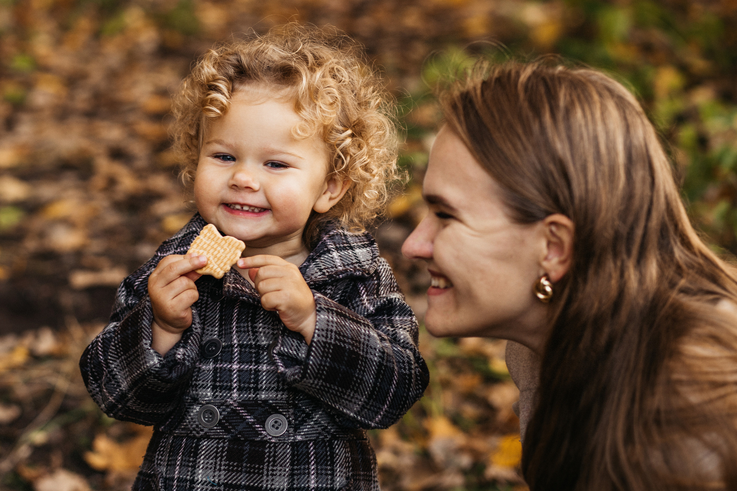 Маленькая Варечка с мамой Олесей, папой Артёмом и бабушкой Олей. Свадебный и семейный фотограф в Нижнем Новгороде Коданева Ольга