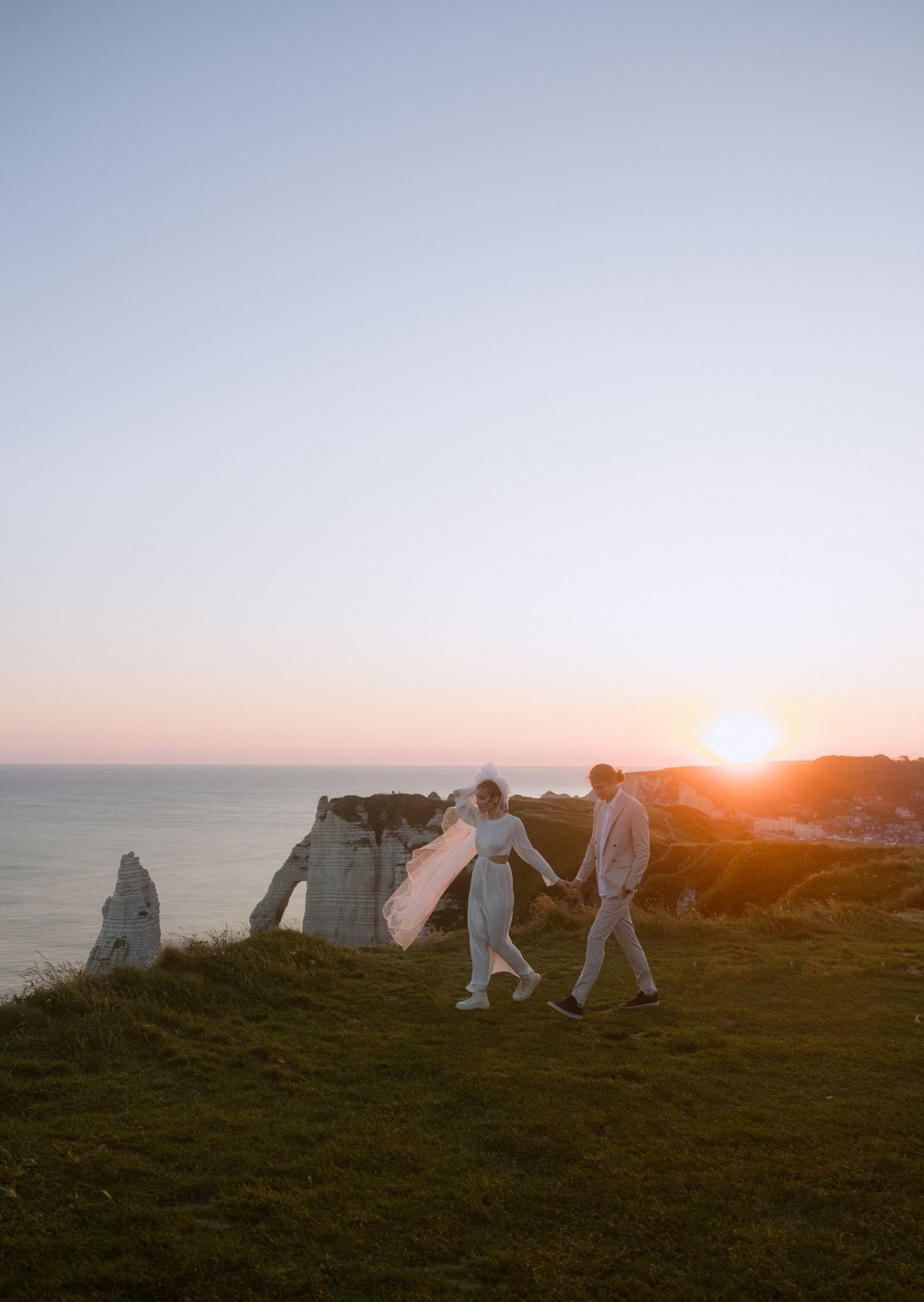 Étretat. Galina and Nikita Bykovets, a wedding photographer and videographer duo in Germany