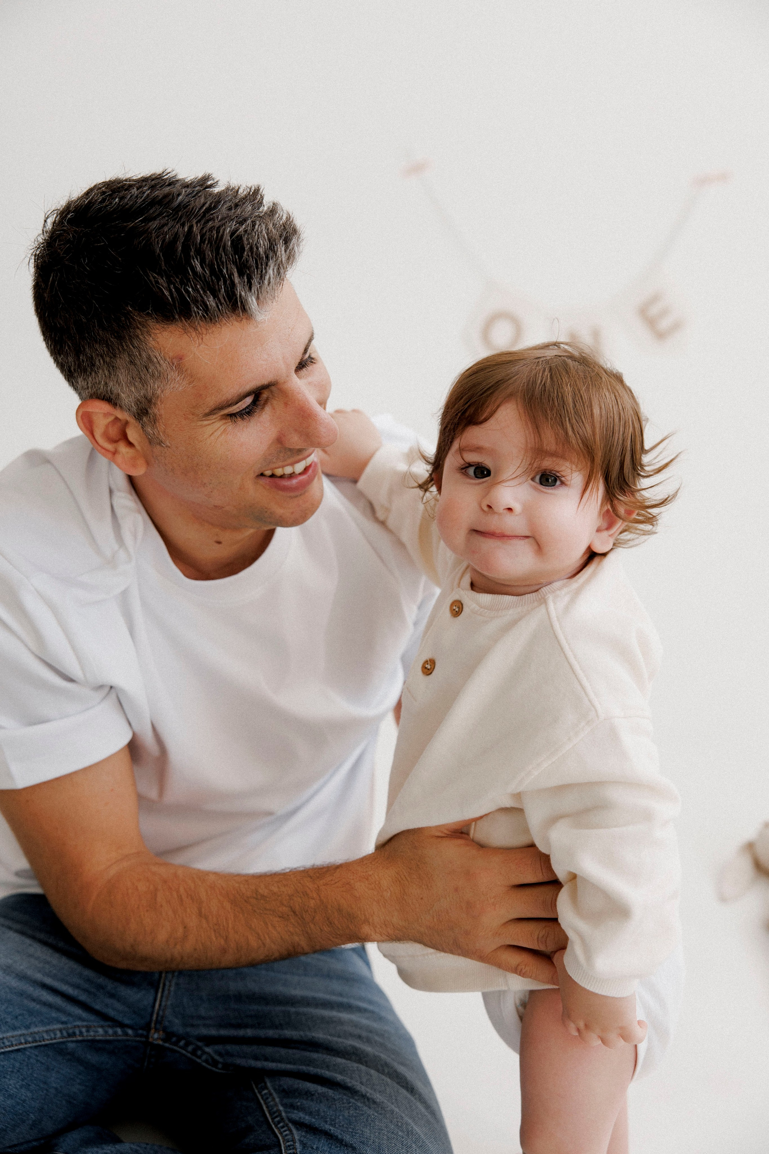 One year inside the White studio. Wedding and family photographer