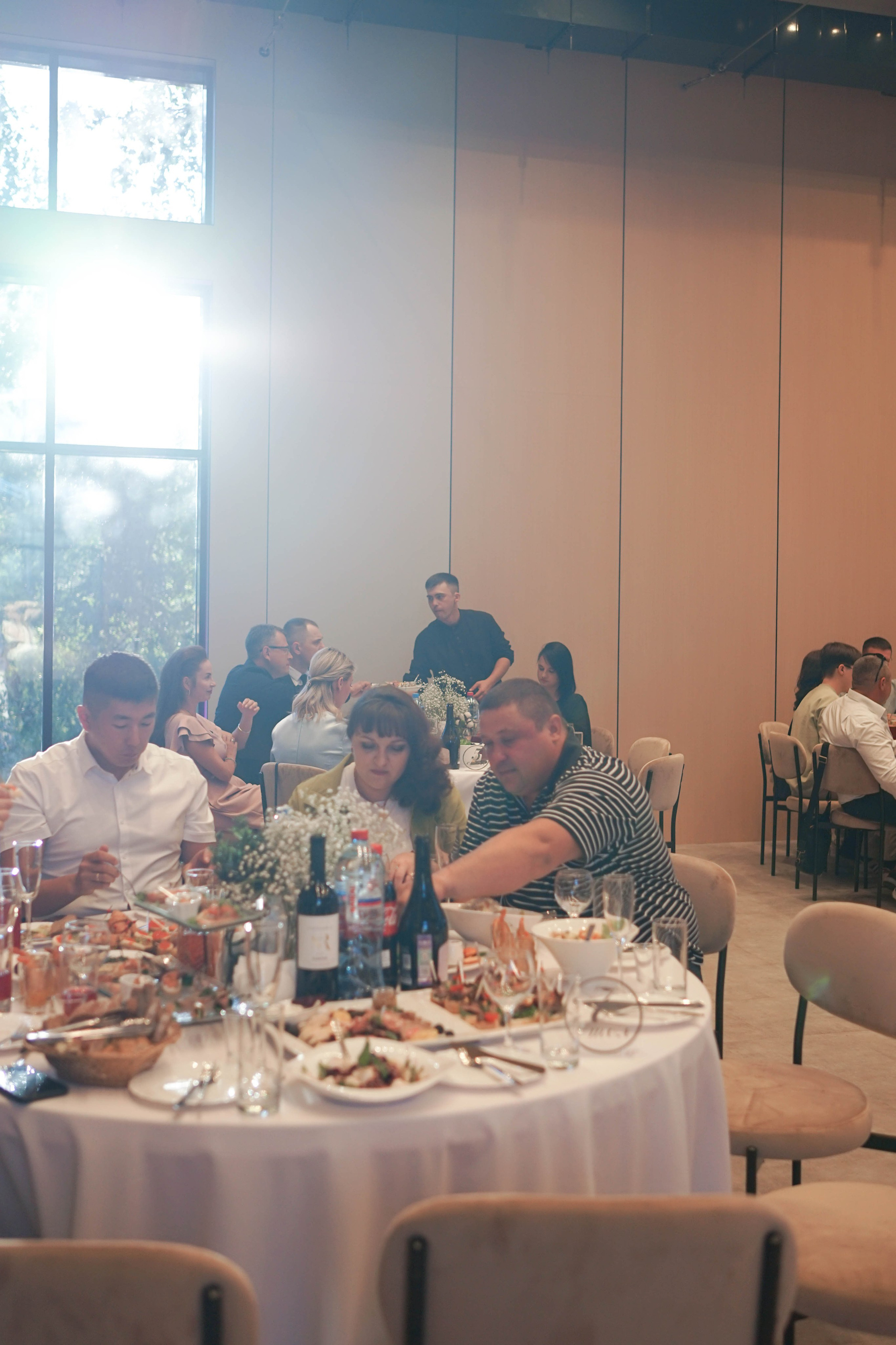 Лиза и Сережа: регистрация, прогулка и банкет. Фотограф в Иркутске