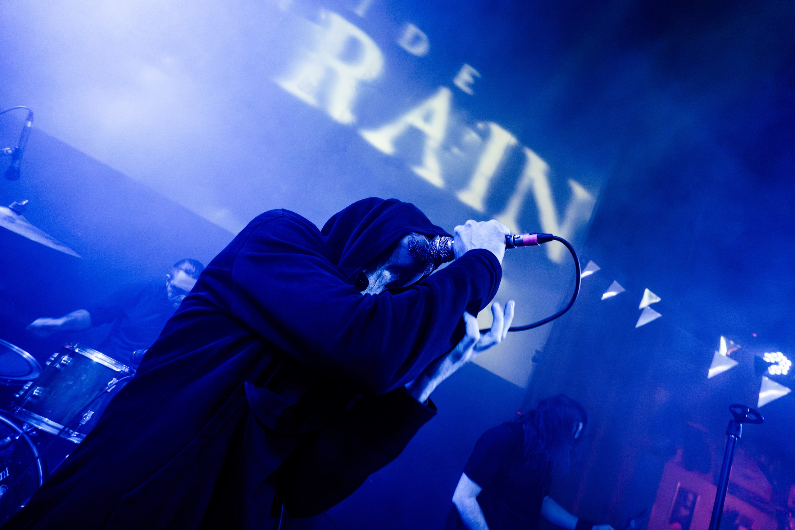 Inside the Rain|Ласточка. Концертный и репортажный фотограф в Санкт-Петербурге Слава Пахомов