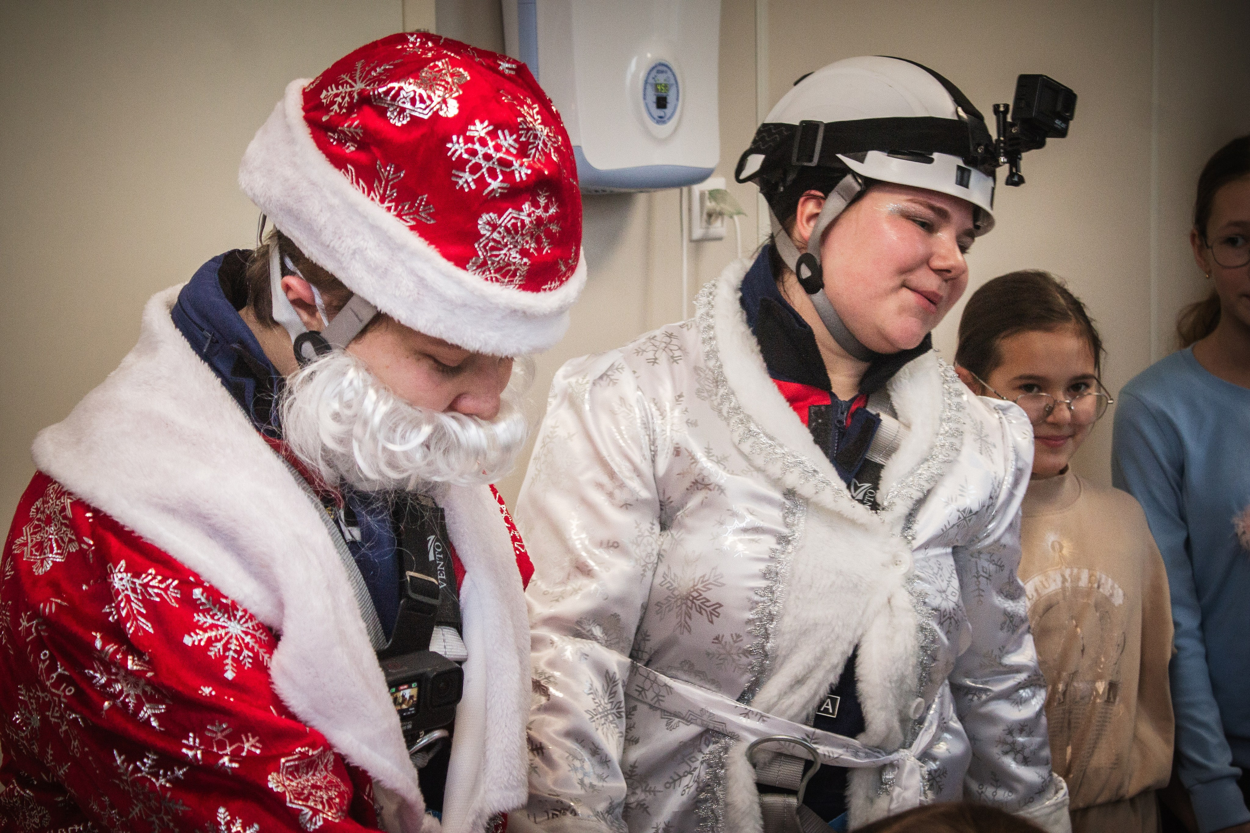 ВСКС. Десант Дедов Морозов. Илья Чемис — Фотограф в Мариуполе