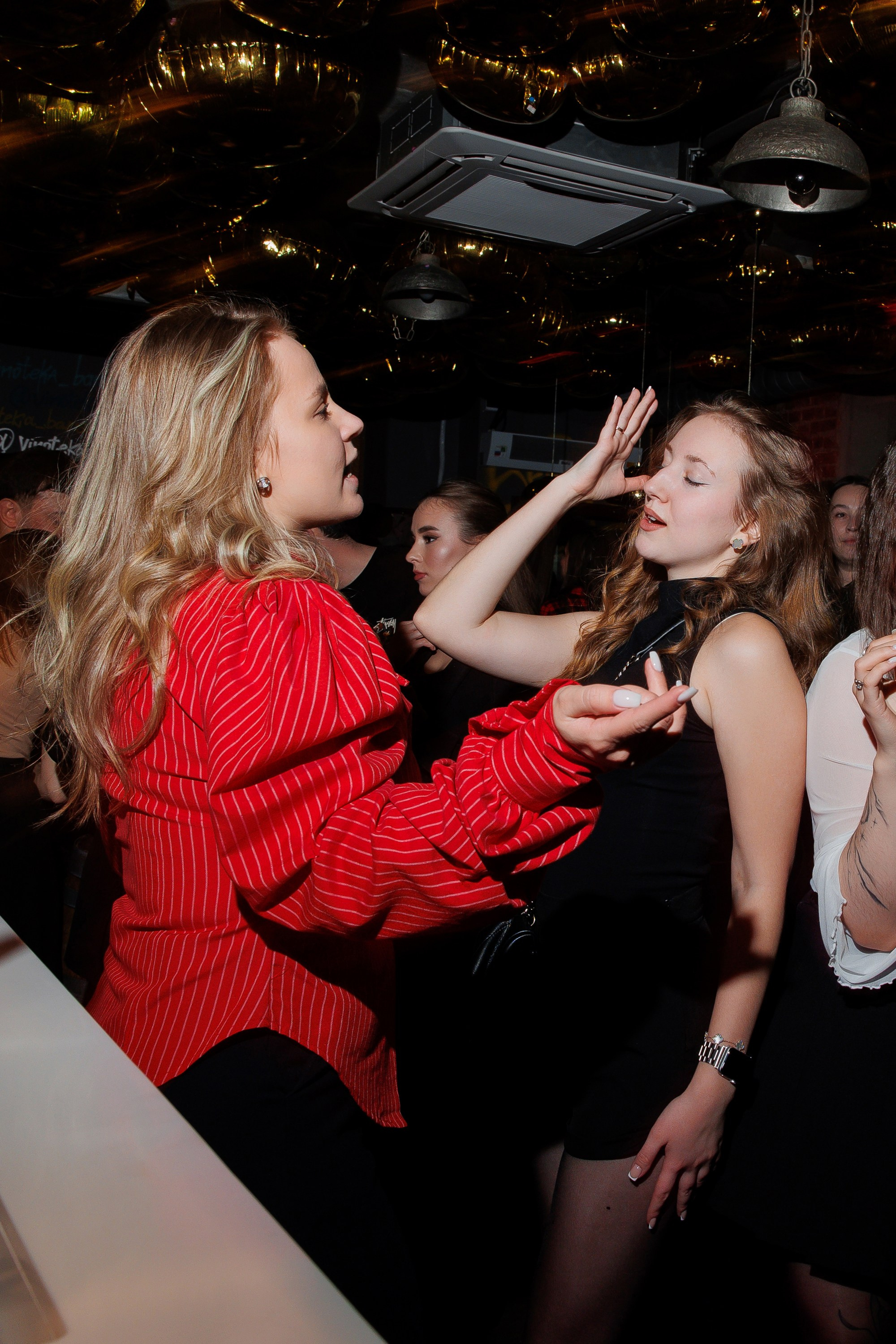 ВИНОТЕКА — 8 МАРТА. СВОИ. ФОТООТЧЕТЫ-СОБЫТИЯ-МЕСТА