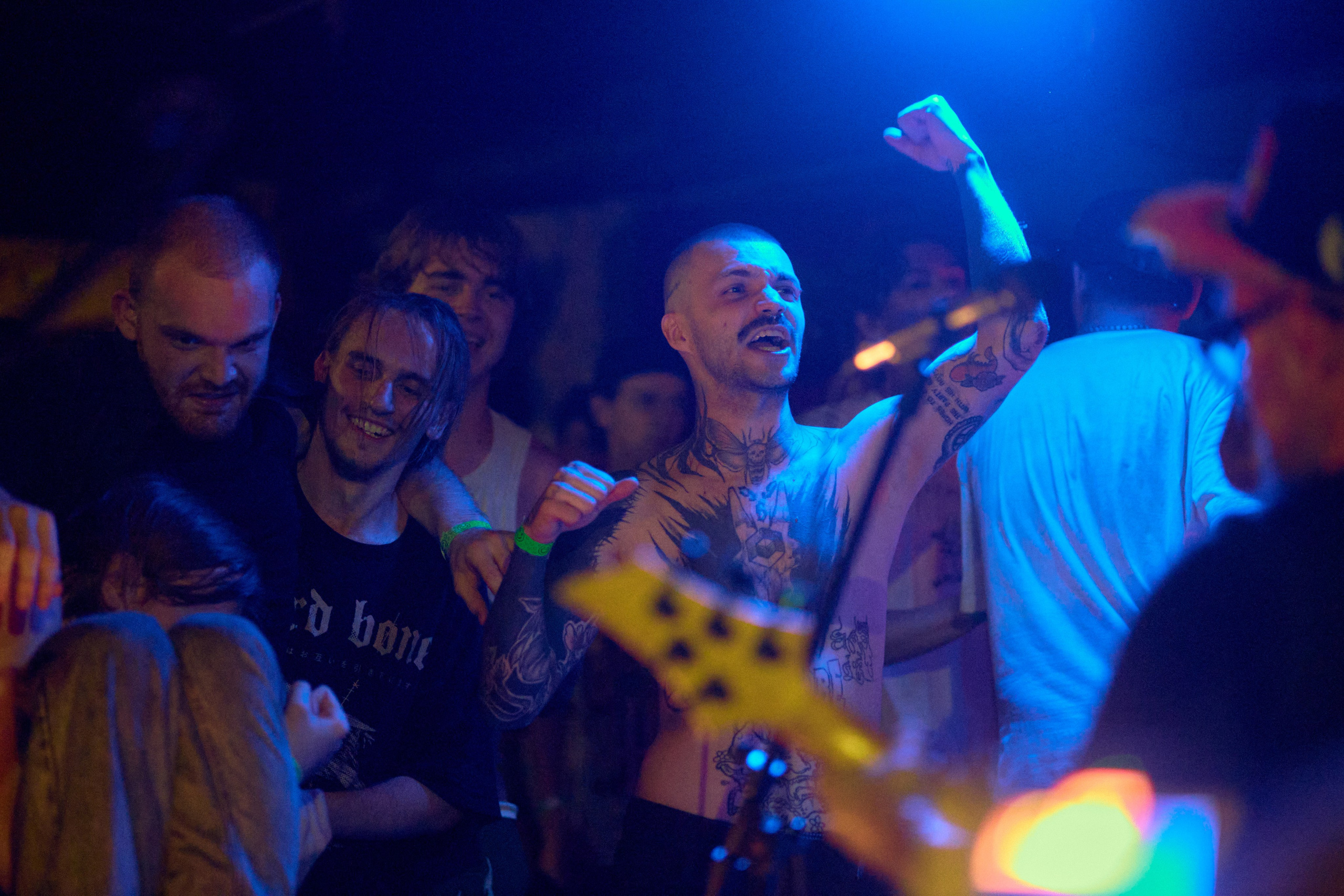 Plush Fish / ВЕЛИКОЕСЧАСТЬЕ / Мятный Крикет. Фотограф Юлия Маринина