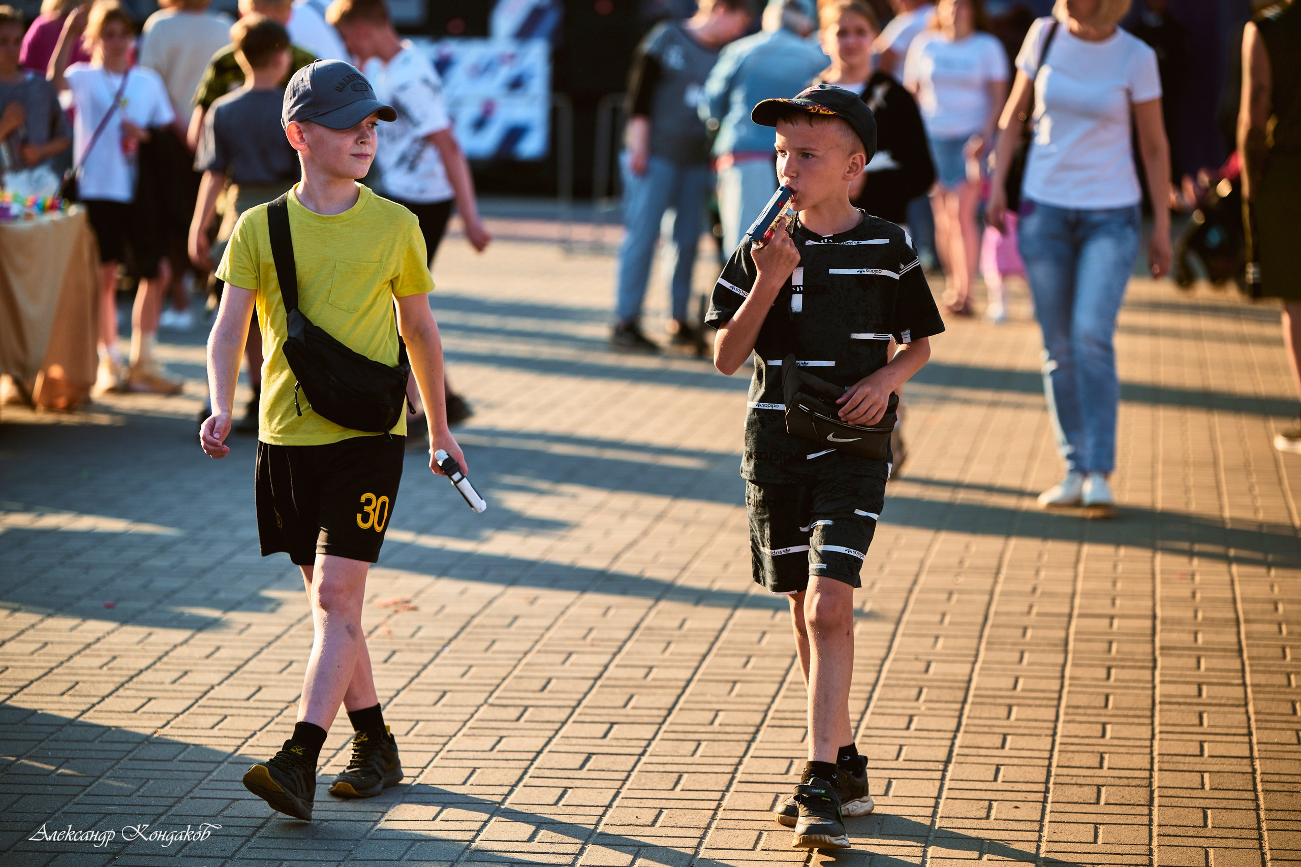 Фотопроект «The Люди» фотограф Александр Кондаков. Фотограф для маркетплейсов в Иваново | Съемки одежды и белья