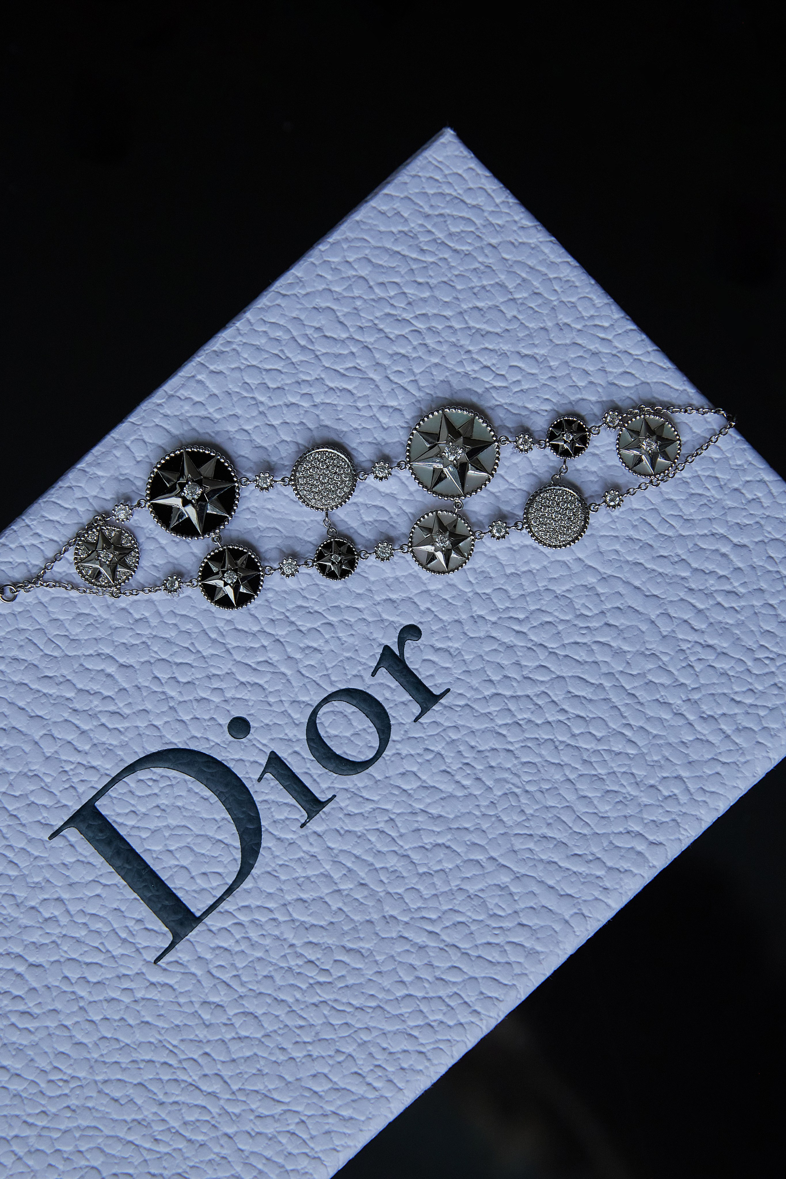 Ювелирные украшения. Фотограф