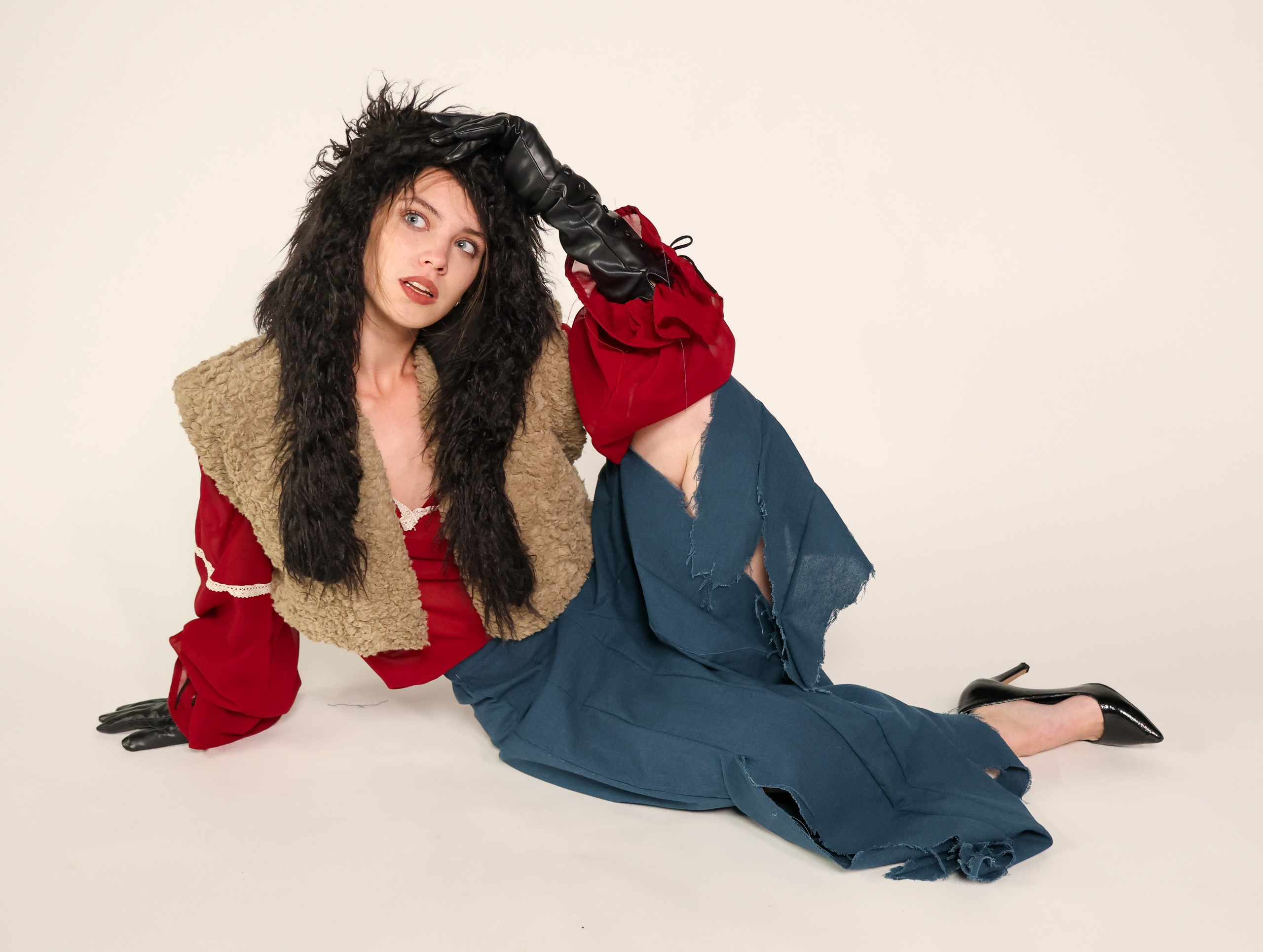 Ретро коммерция. Костюмер, художник кино и телевидения в спб