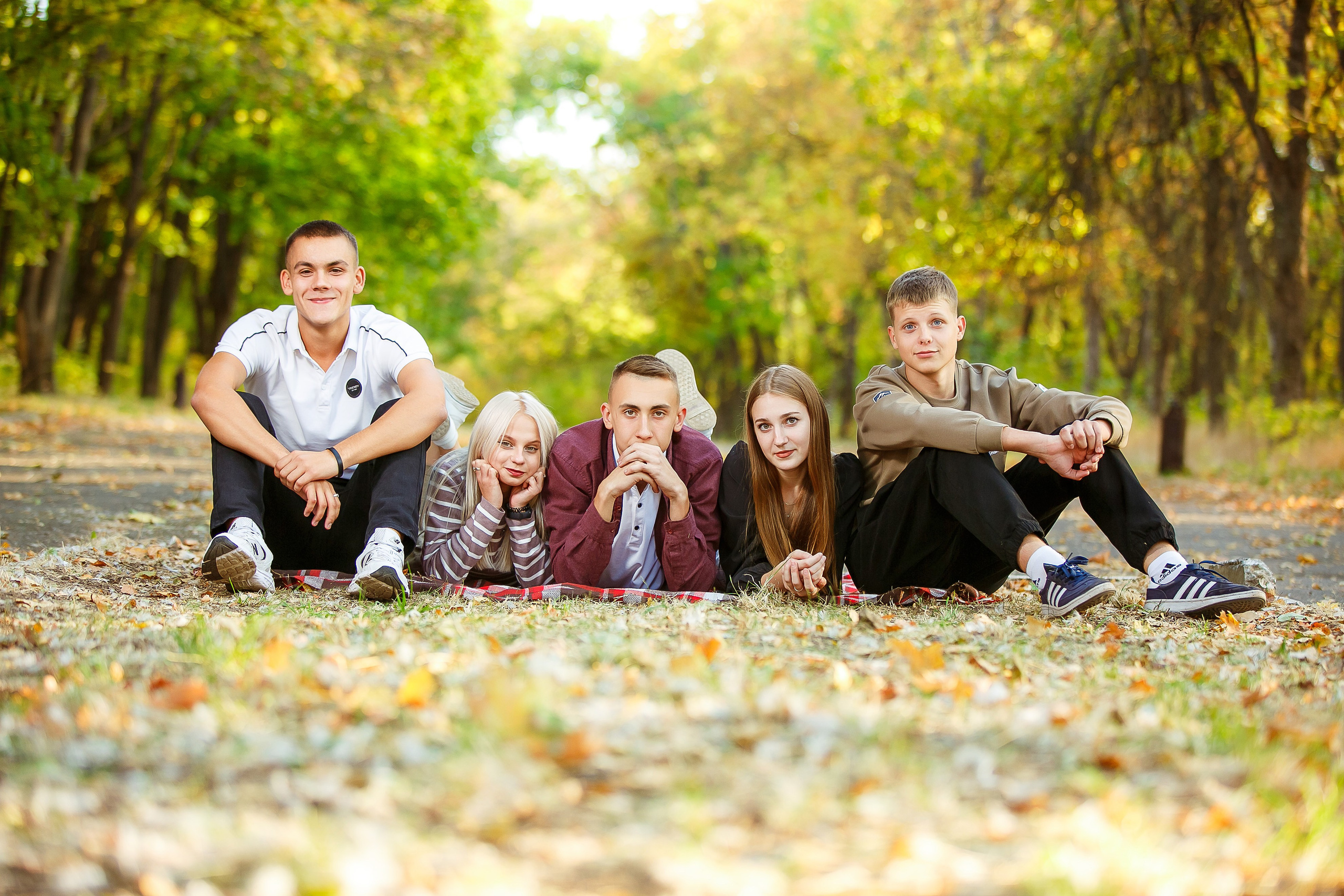 ОСЕННЯЯ ПРОГУЛКА. Выпускные альбомы в Донецке и ДНР. Фотограф Донецк и ДНР