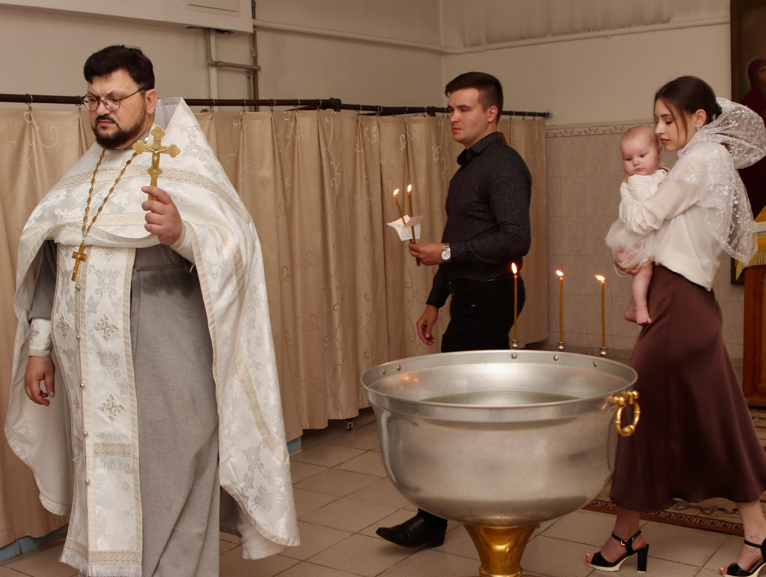 Анастасия и Вадим — крещение Виктории. Фотограф в Курске Смирнов Евгений