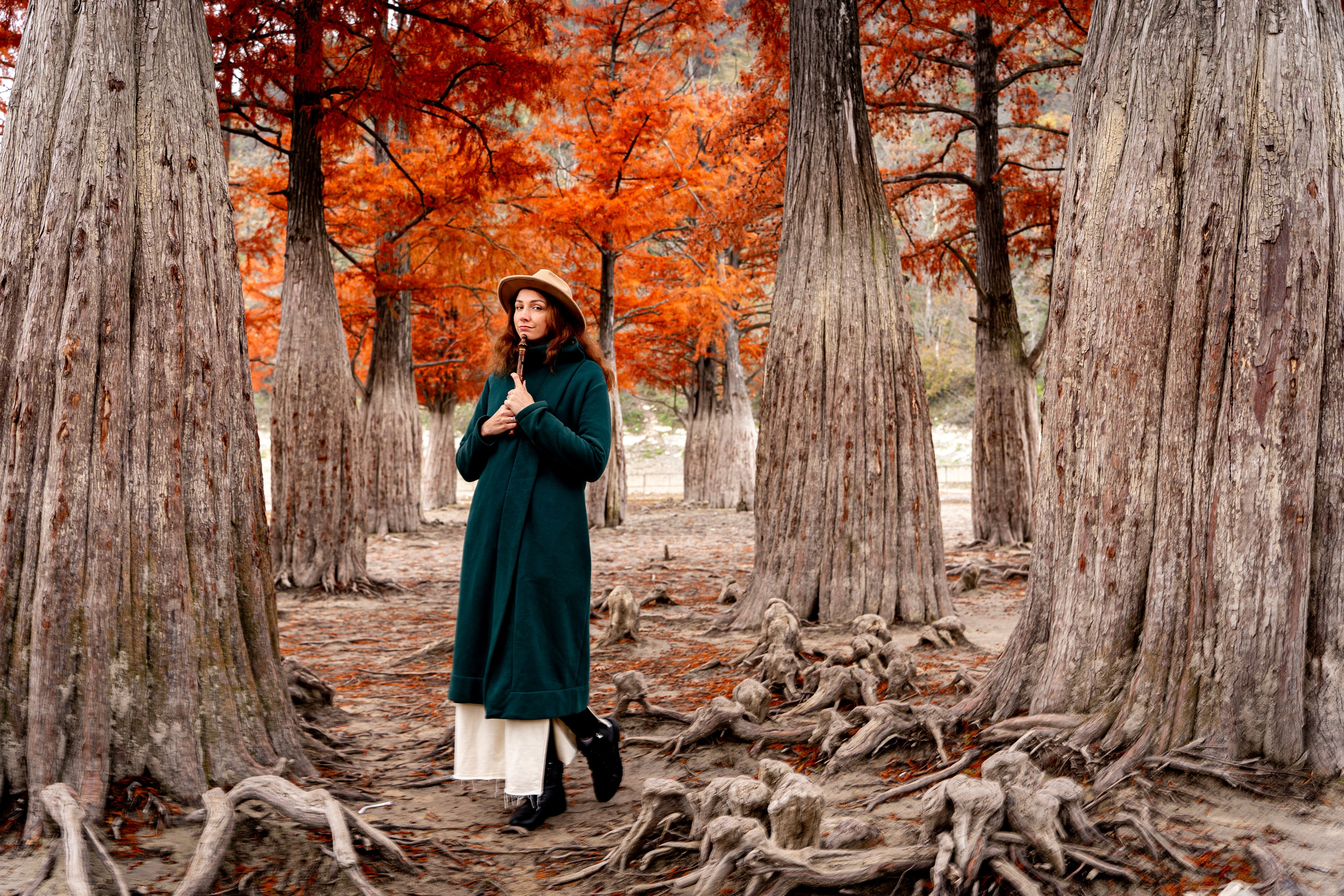 Осенняя фотосессия в Анапе — яркие кипарисы. Семейный и детский фотограф Екатерина Черняева. Снимаю портреты, love story, фотопрогулки, работаю на улице, в кафе, студии, дома у клиента