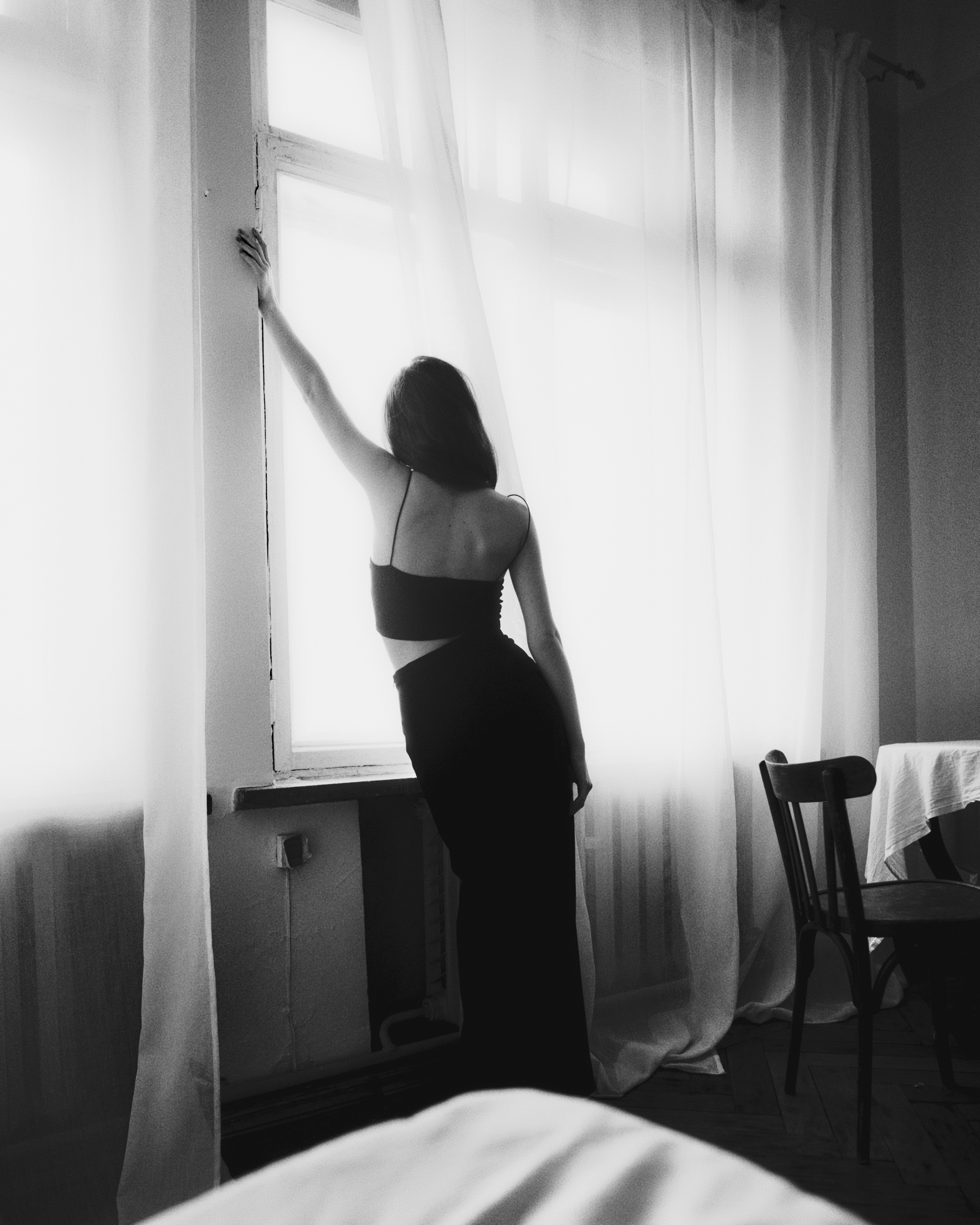 Портретный фотограф и видеограф в Москве Кошеренкова Екатерина. Черно белая-съёмка. Минимализм