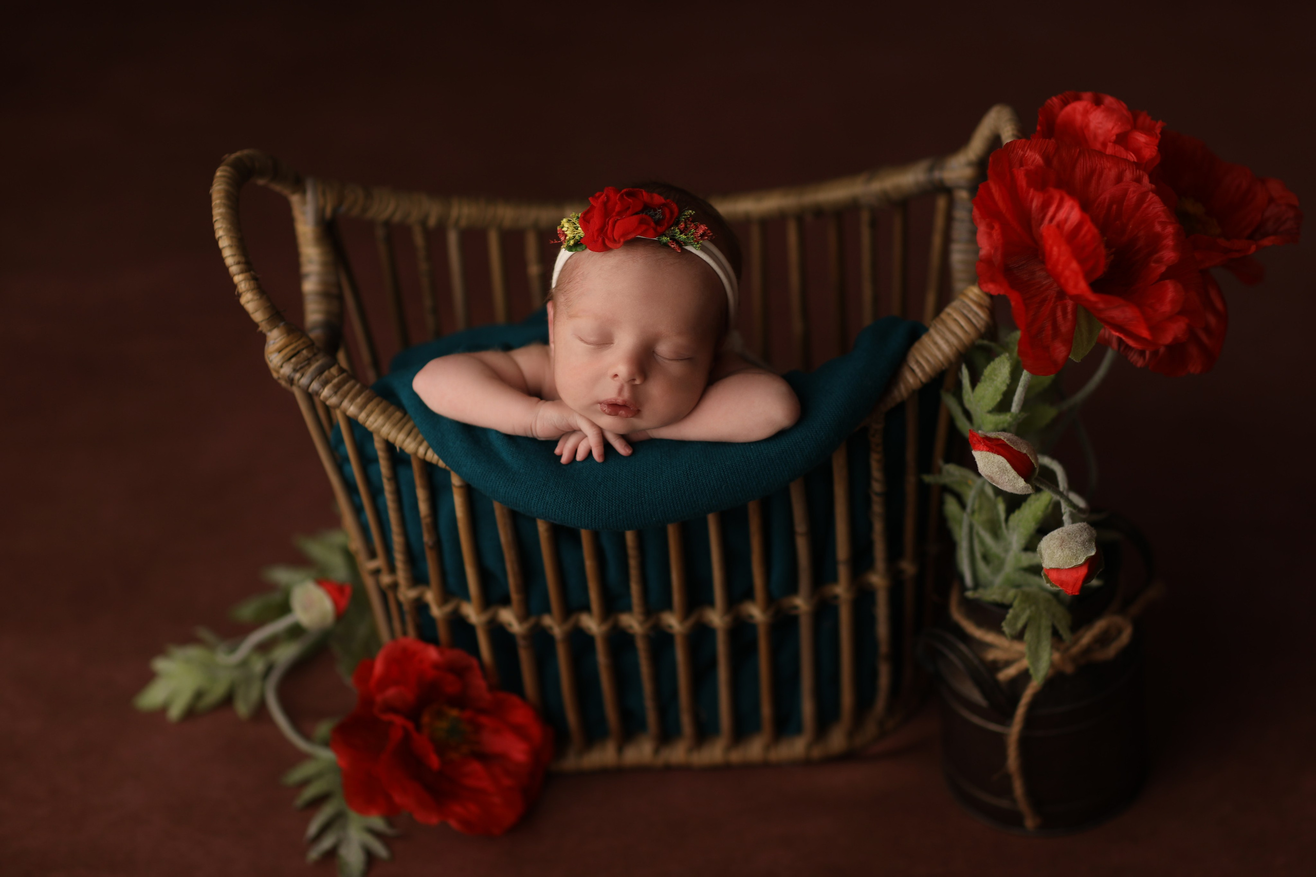 PH @anna_molodykh_newborn.almaty. Retoucher Aleksmokh