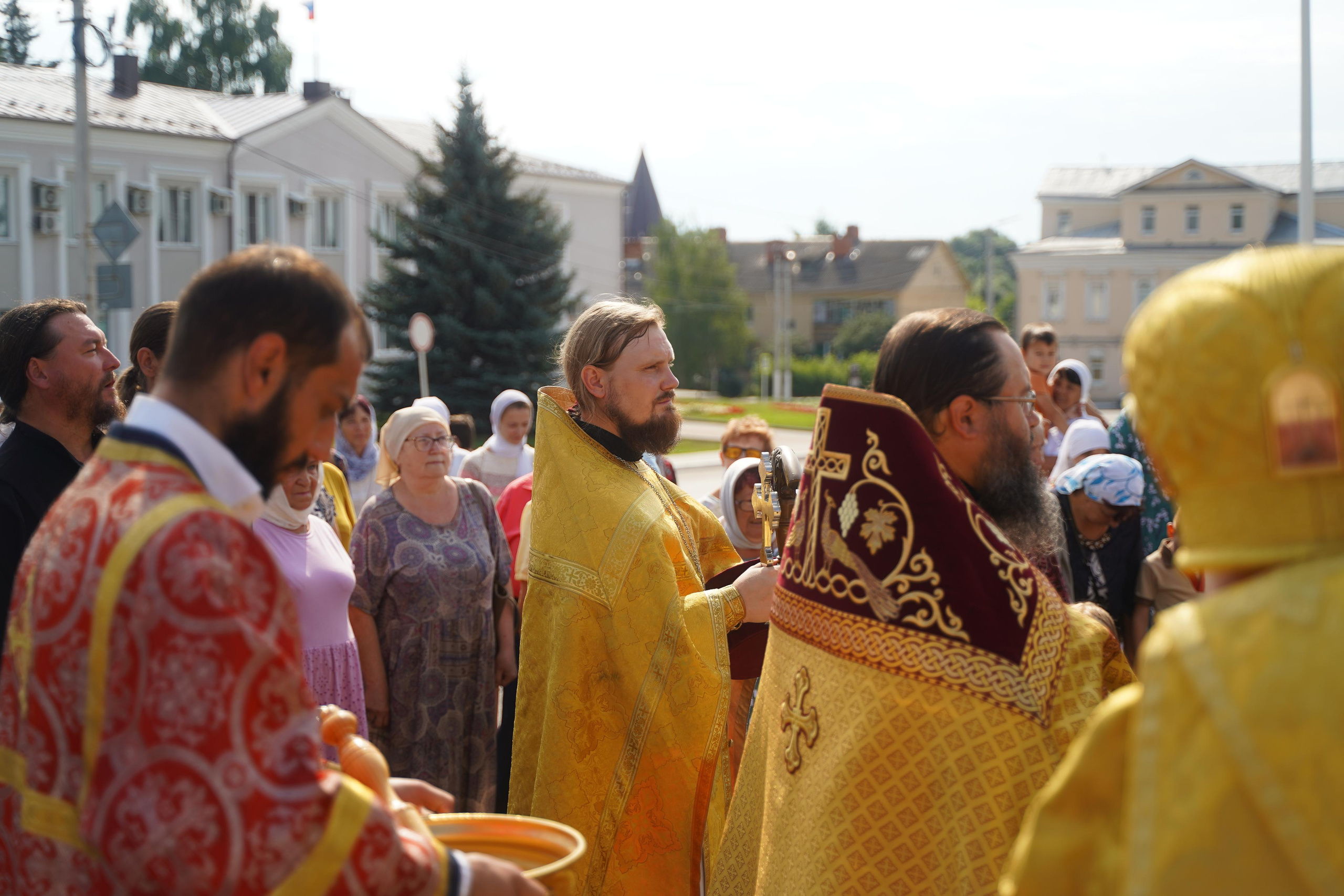 Божественная Литургия. Ульяна Палама: Мир через призму фотокамеры