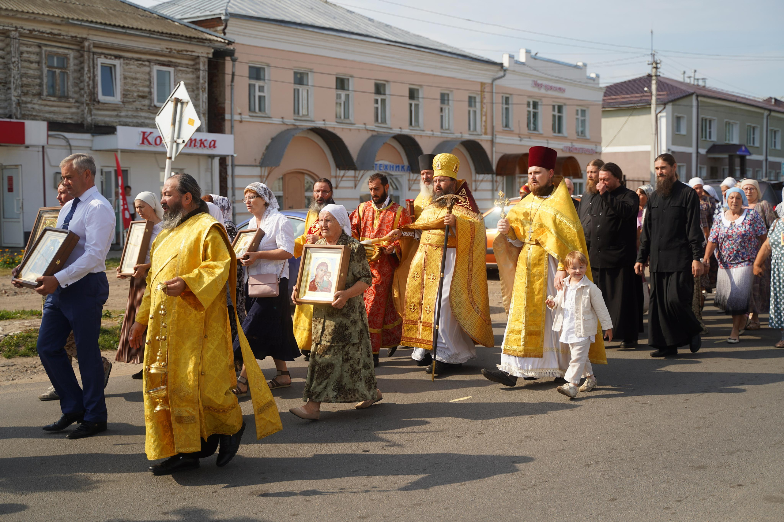 Божественная Литургия. Ульяна Палама: Мир через призму фотокамеры