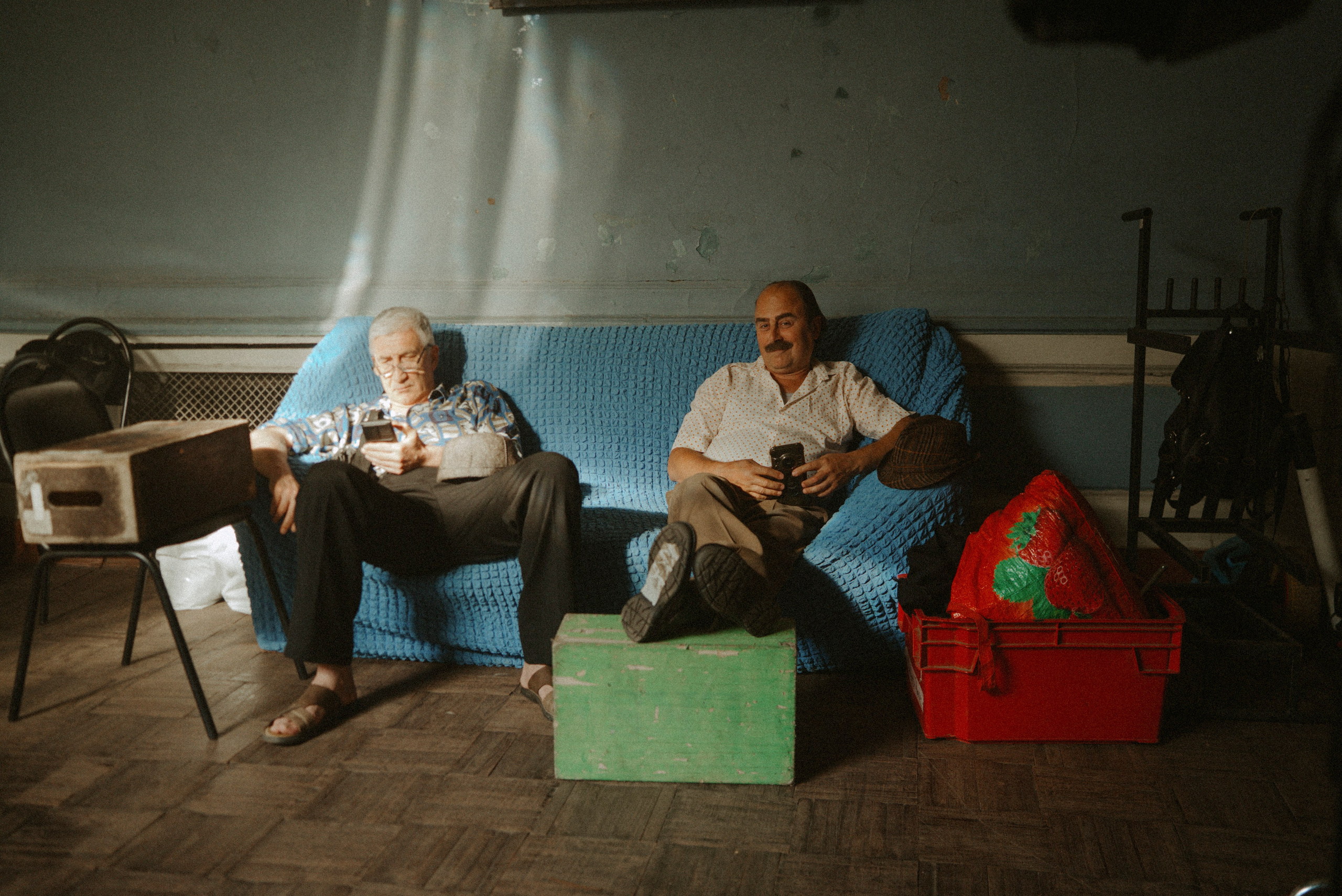 2025. Стрит-фотография, полная абсурда, идиотизма и красоты