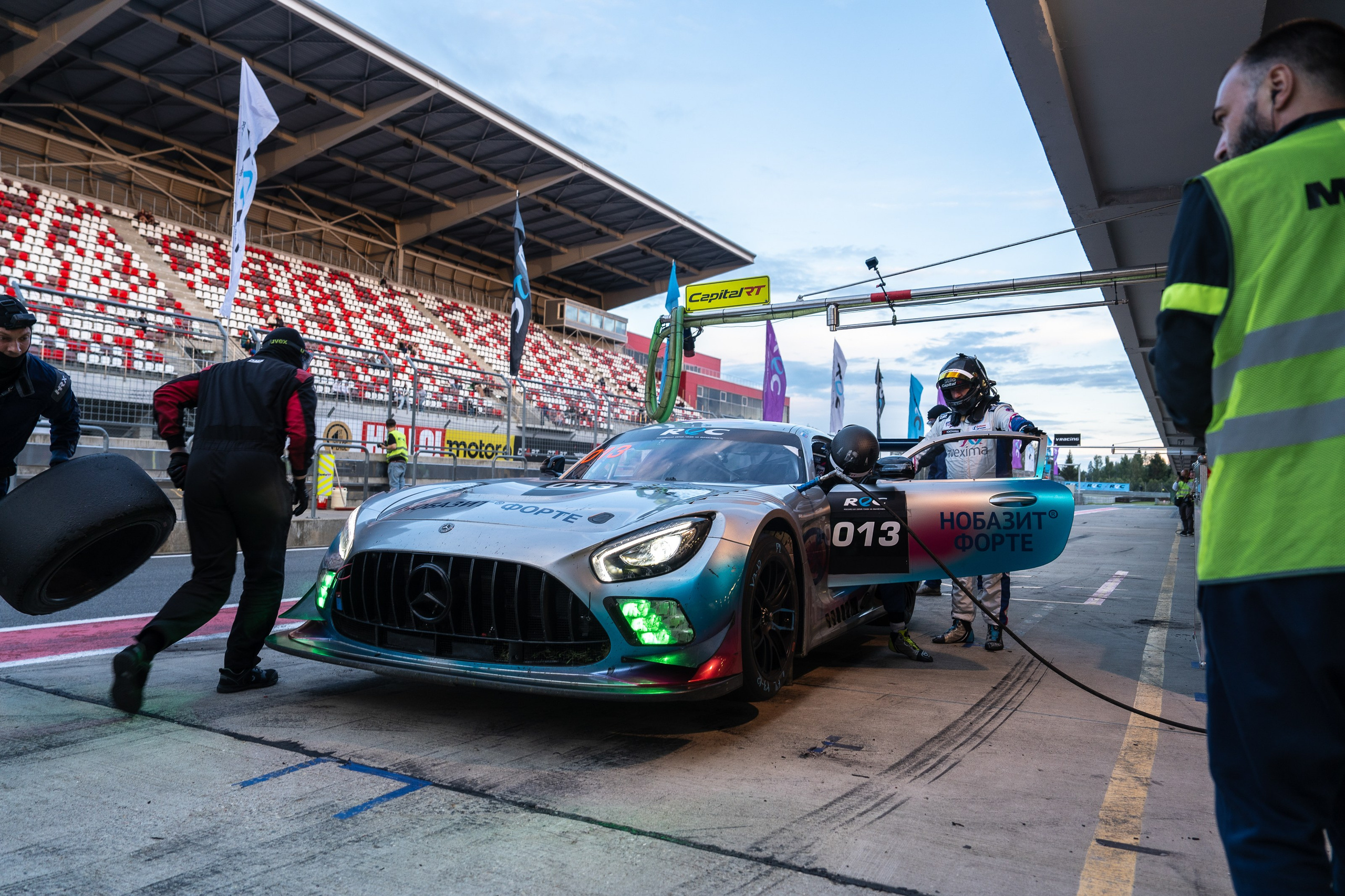 Фото четвертого этапа Российской серии гонок на выносливость. Фотограф Николай Прокофьев модельные тесты в Москве