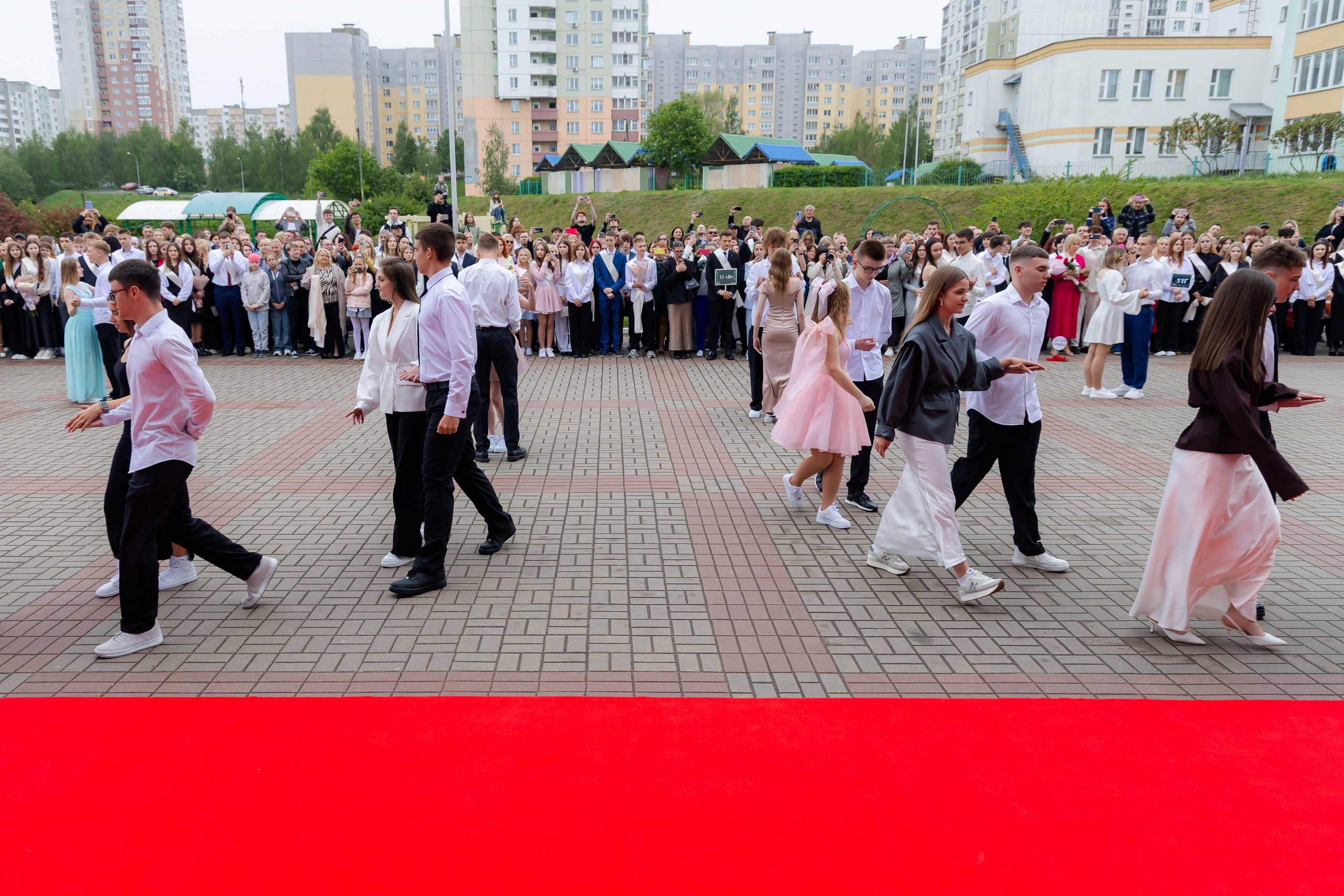 Последний звонок 2025 в Минске. Свадебный фотограф в Минске/Беларуси Сергей Спиридонов