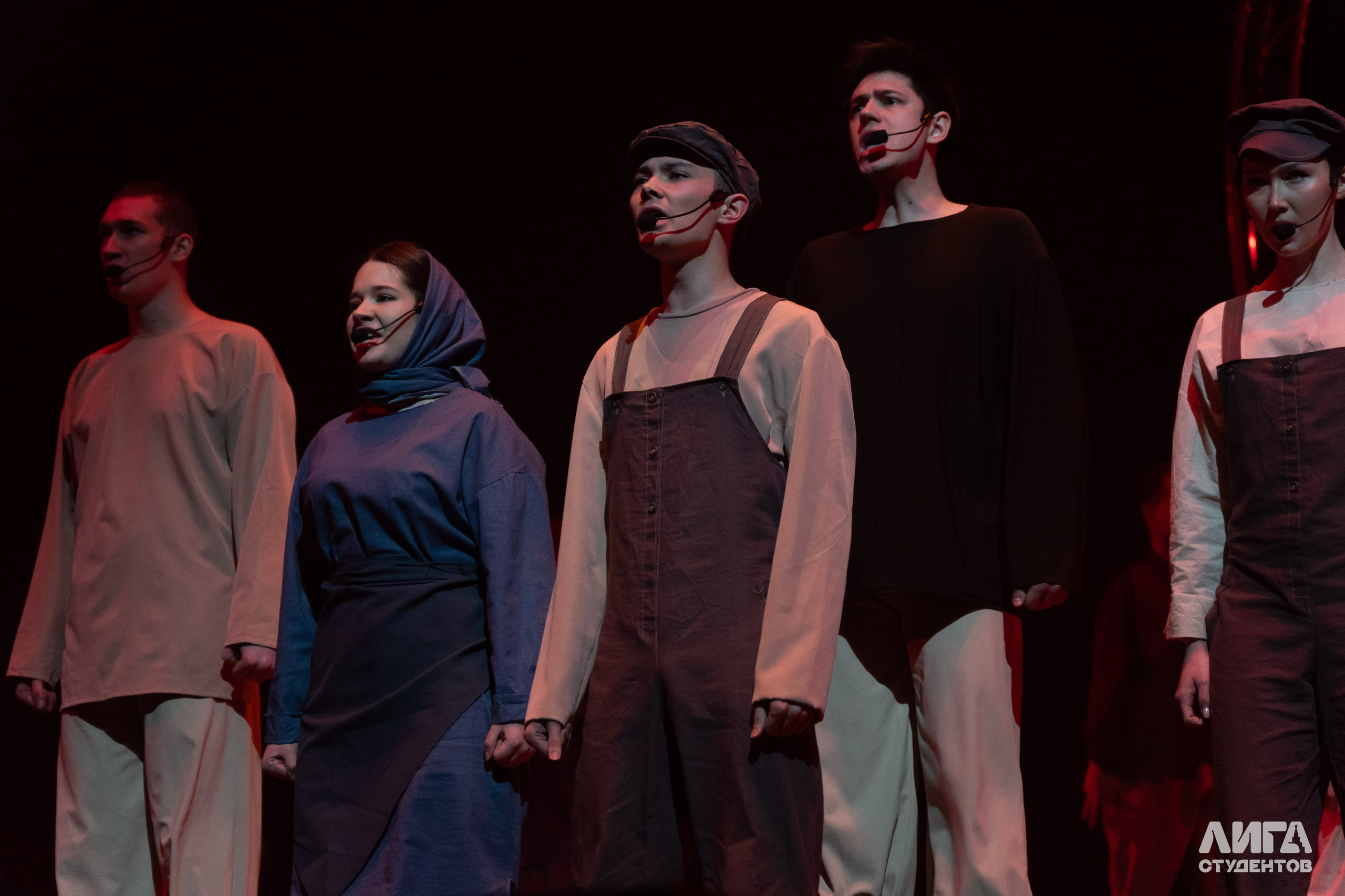 Российская Студенческая Весна 2025. Портретный фотограф в Казани Радомир Заздравных