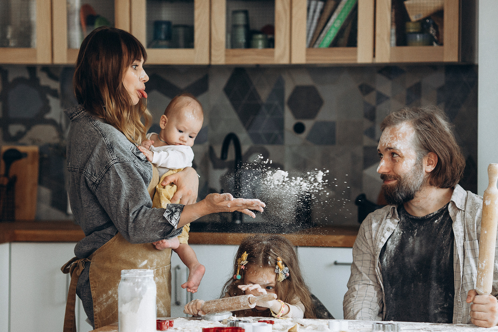 Наташа, Дима, Полина, Пётр, домашняя life-съемка. Семейный фотограф в Москве Марина Петра