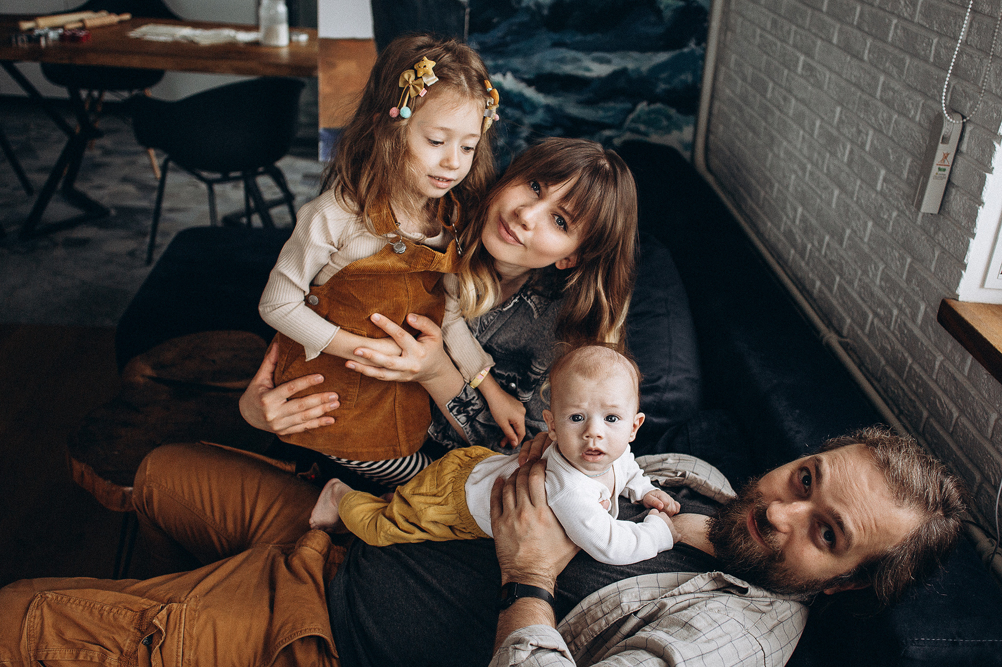 Наташа, Дима, Полина, Пётр, домашняя life-съемка. Семейный фотограф в Москве Марина Петра