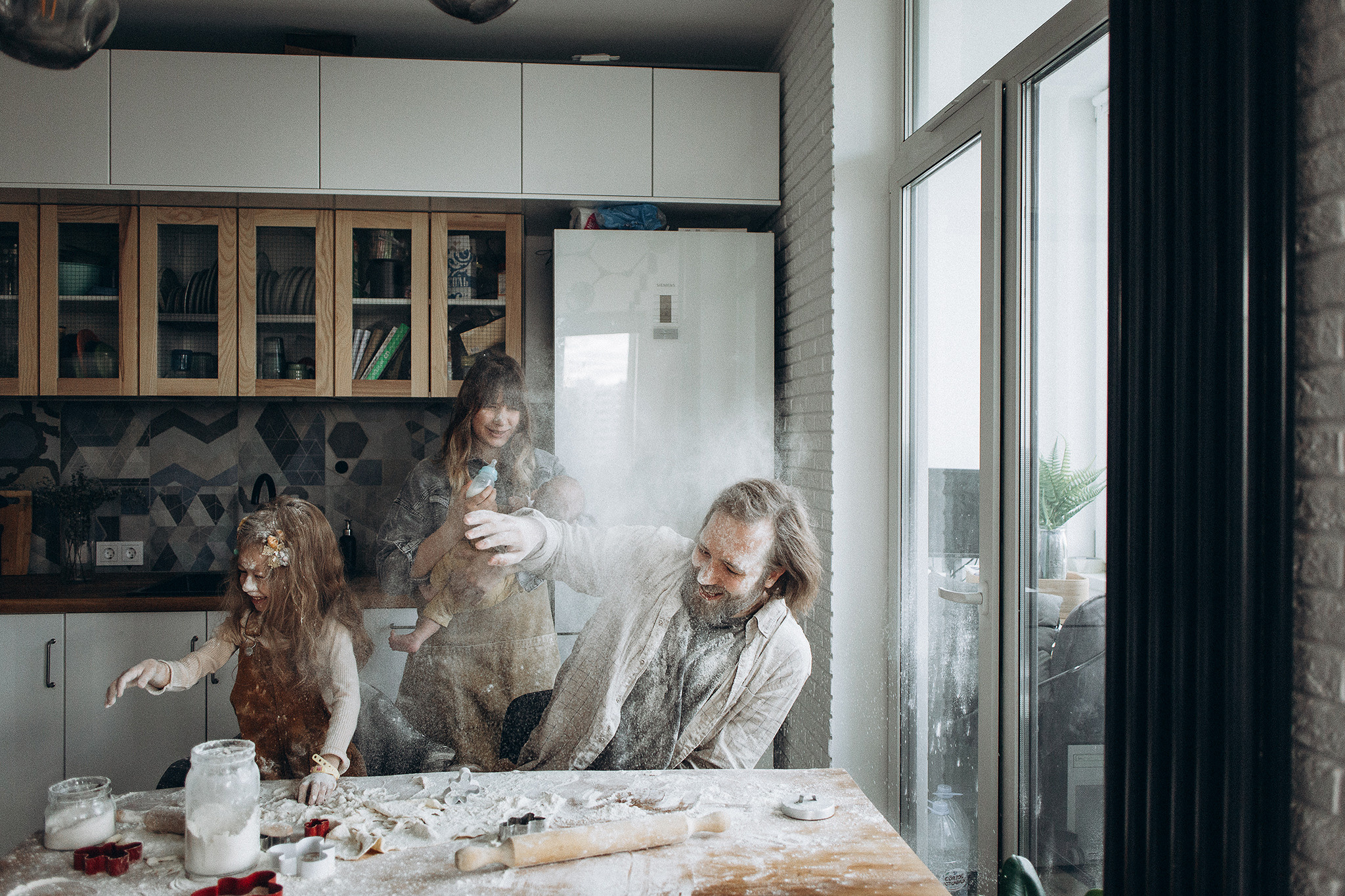 Наташа, Дима, Полина, Пётр, домашняя life-съемка. Семейный фотограф в Москве Марина Петра