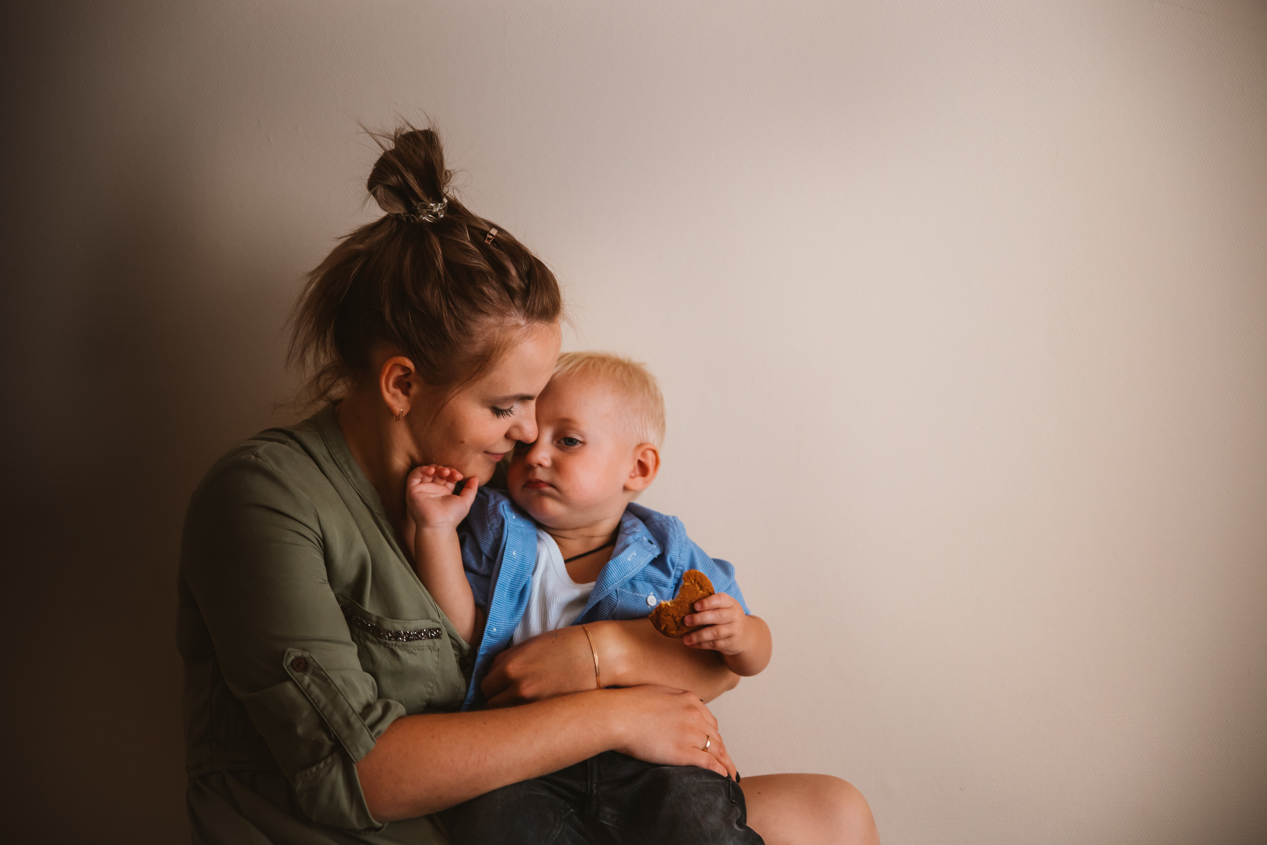 Семейная фотосессия дома. Детский и семейный фотограф в Москве Алёна Шестунова